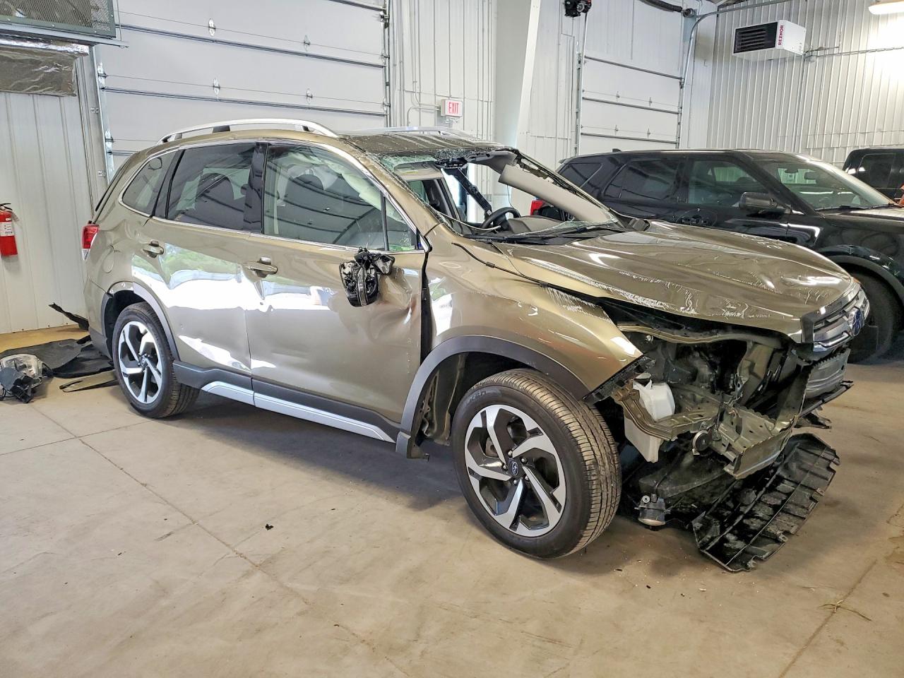 2023 Subaru Forester Touring Зеленый vin: JF2SKARC0PH499790