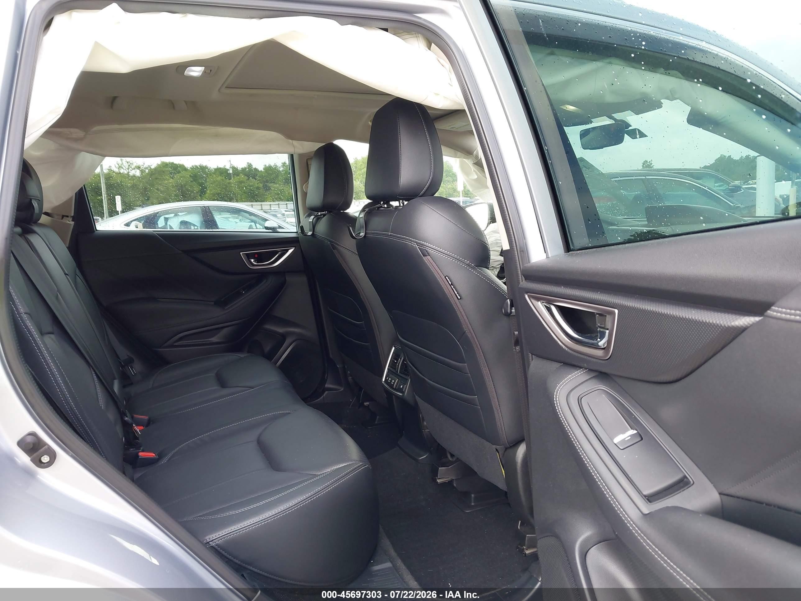2022 Subaru Forester Touring Silver vin: JF2SKARC1NH434279