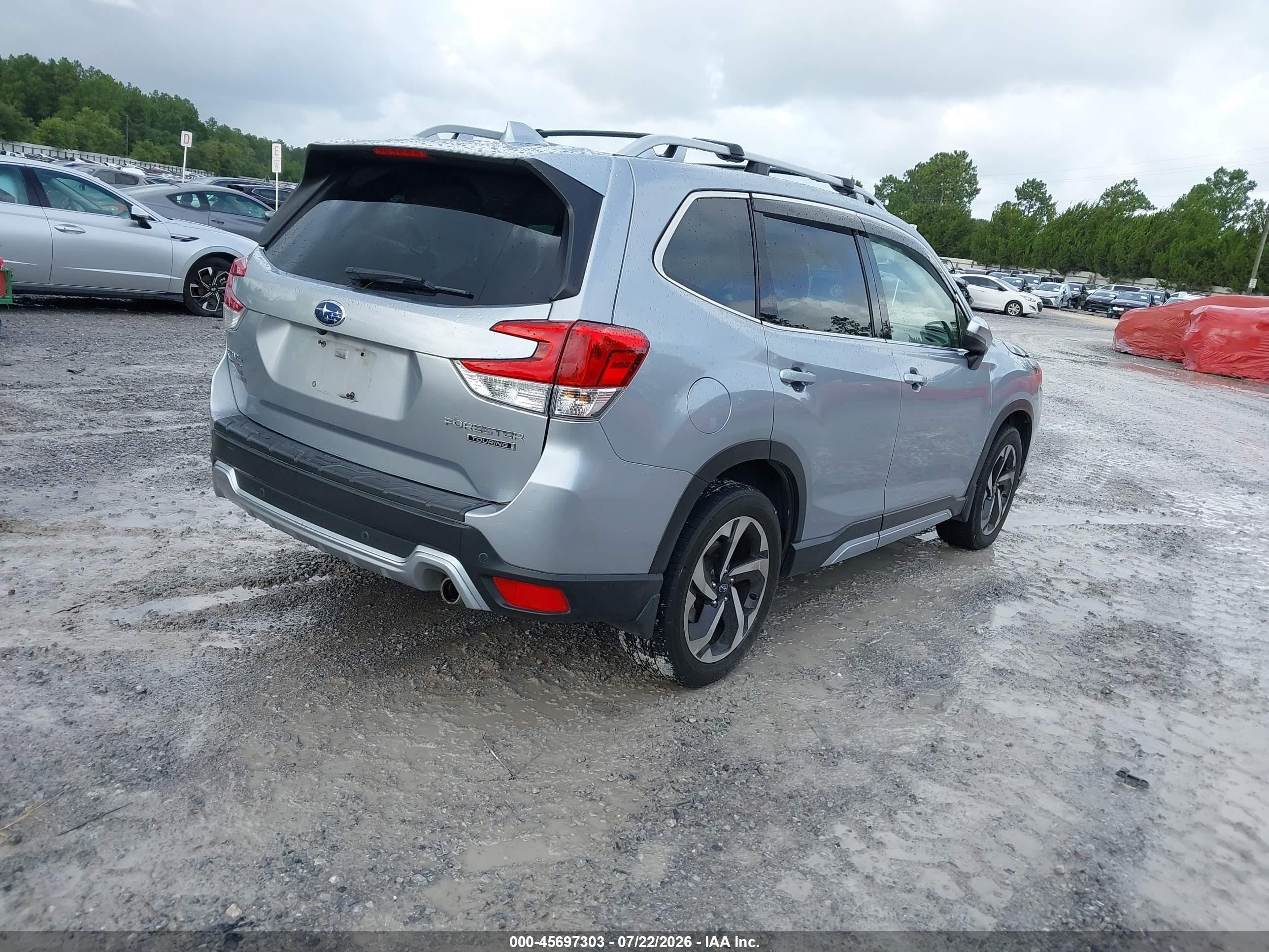 2022 Subaru Forester Touring Silver vin: JF2SKARC1NH434279