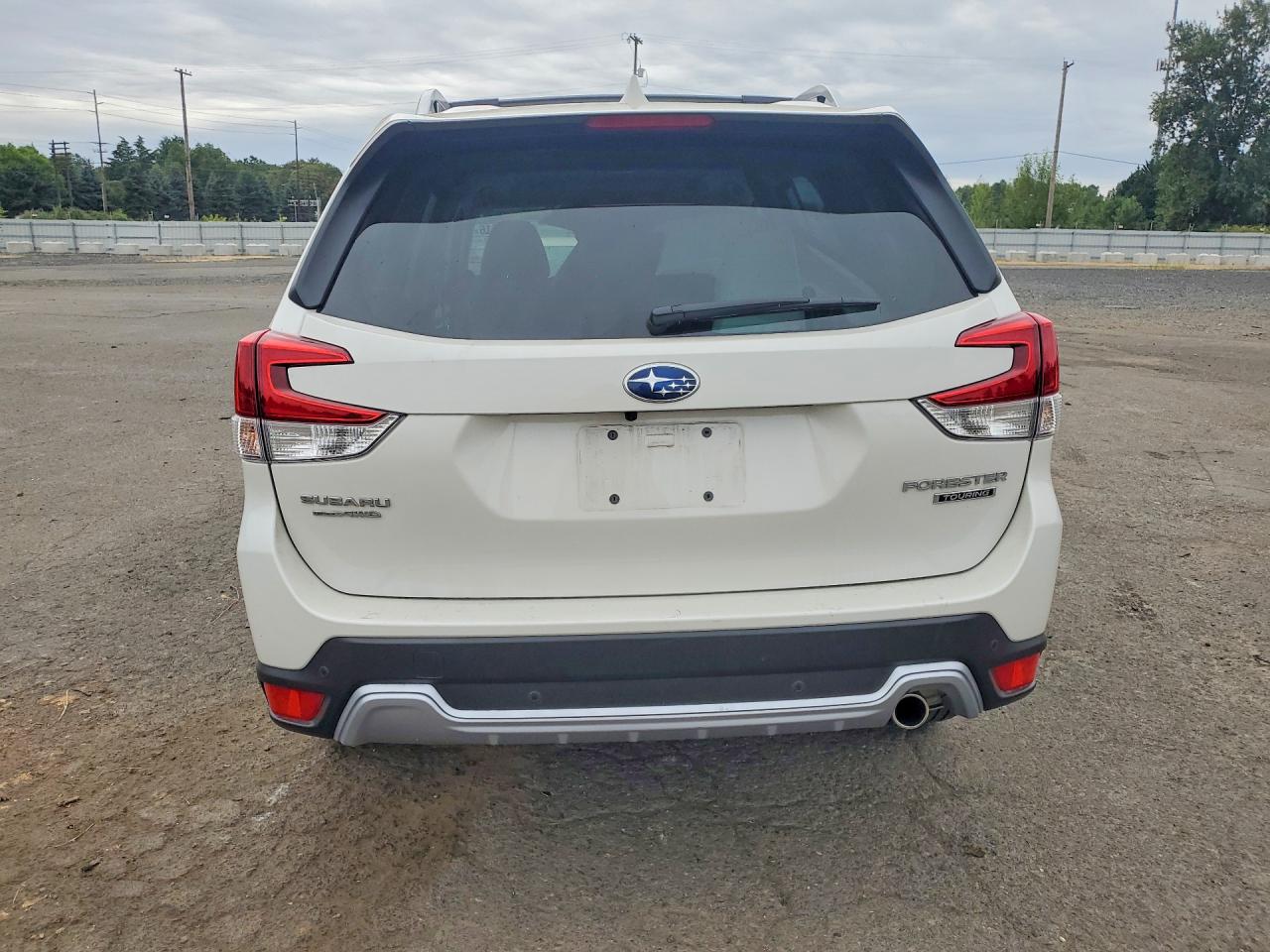 2023 Subaru Forester Touring White vin: JF2SKARC4PH424915