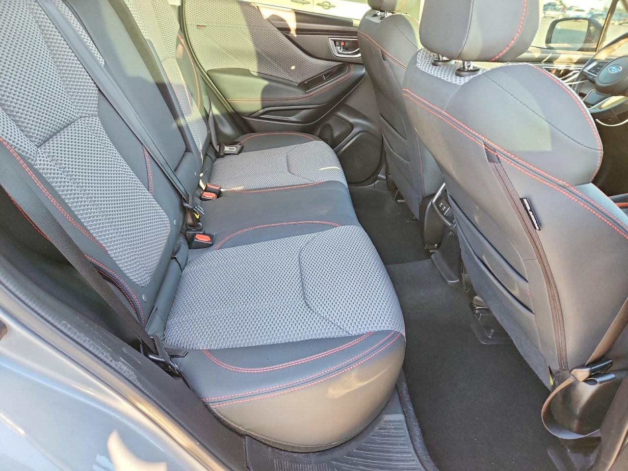 2021 Subaru Forester Sport Серебряный vin: JF2SKARC6MH579476