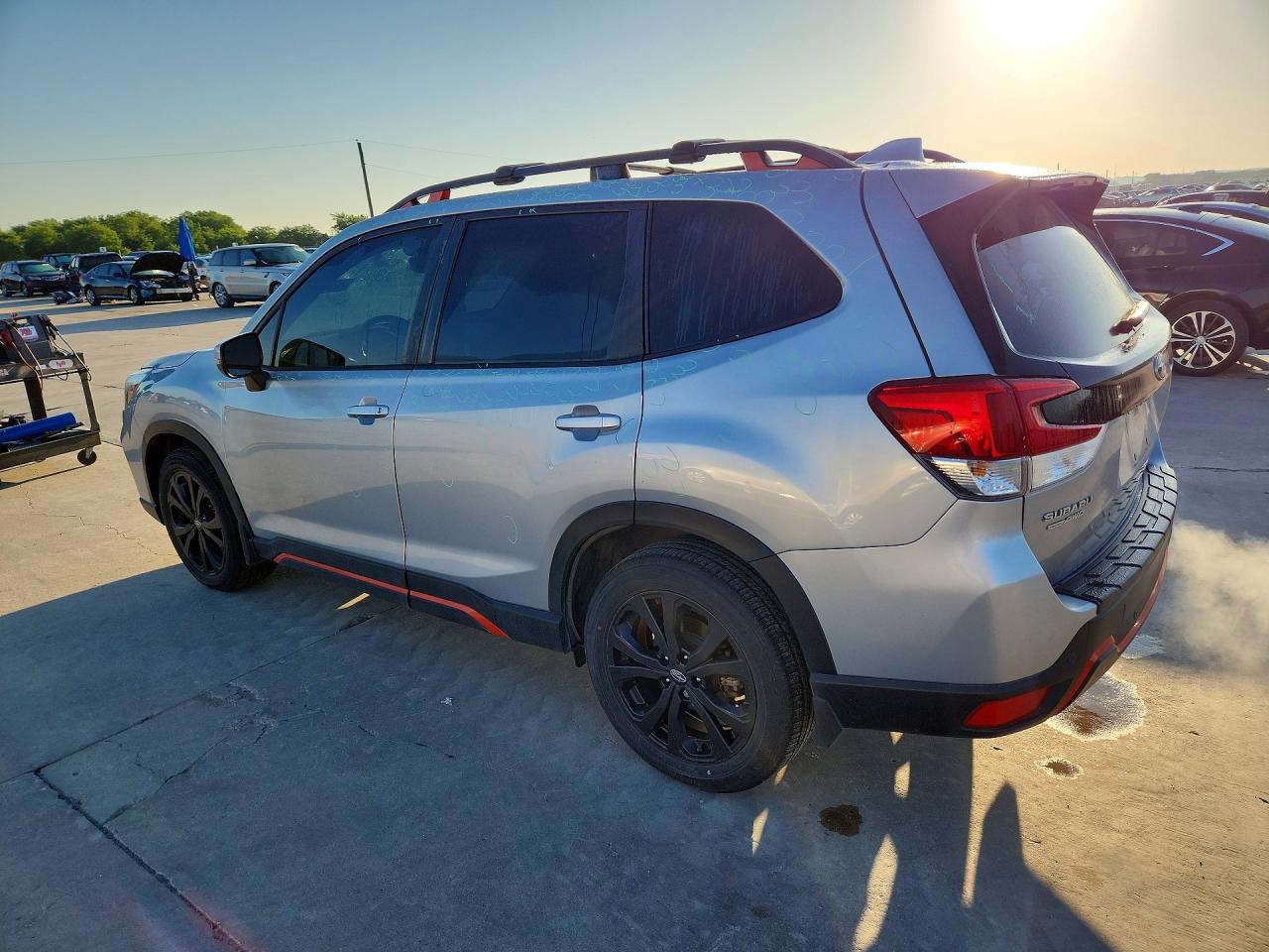 2021 Subaru Forester Sport Серебряный vin: JF2SKARC6MH579476