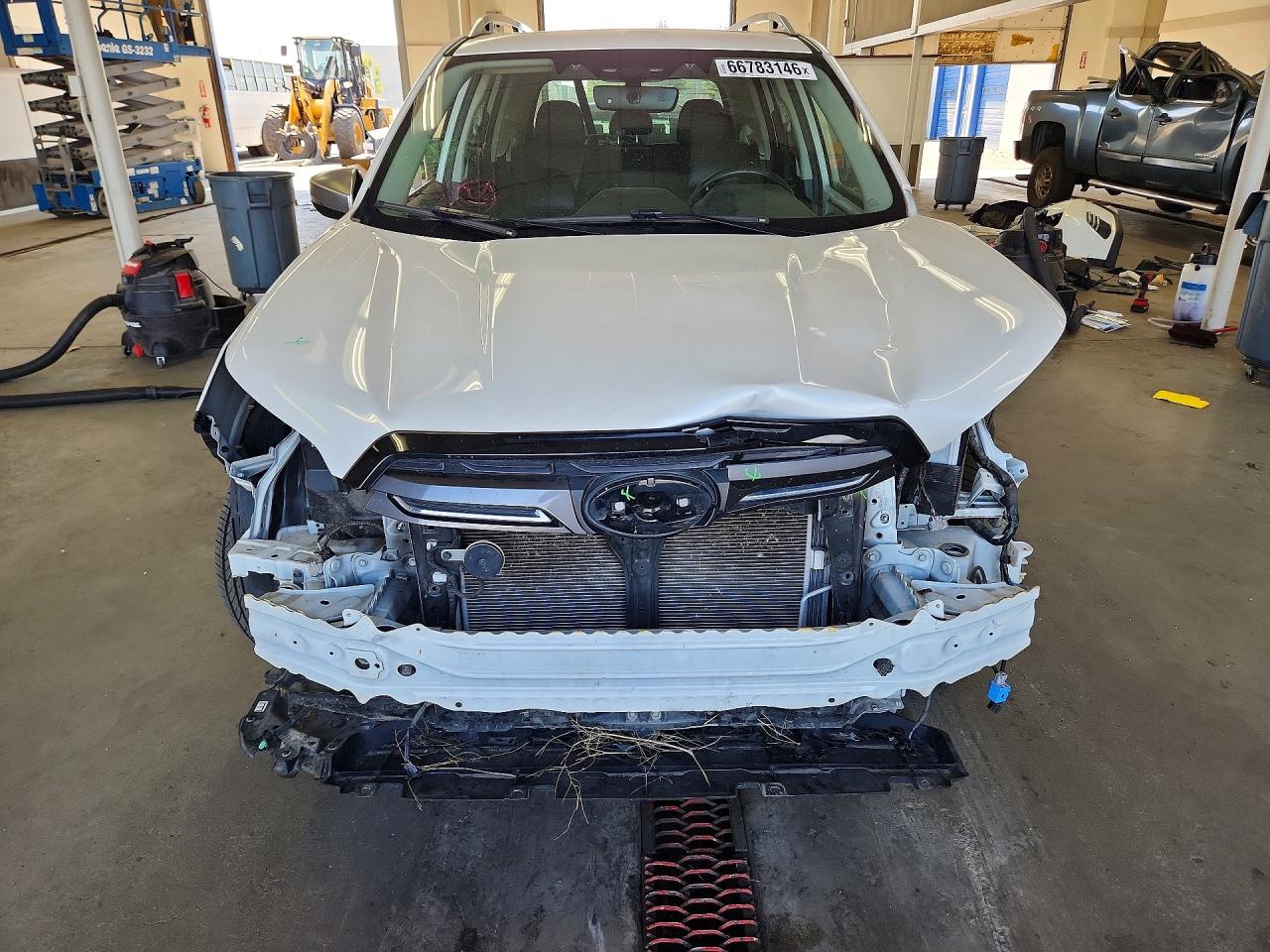 2022 Subaru Forester Touring White vin: JF2SKARCXNH433793