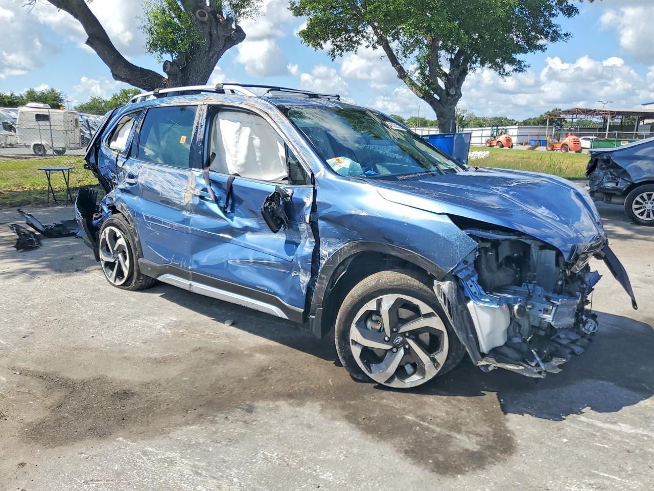 2022 Subaru Forester Touring Blue vin: JF2SKARCXNH451243