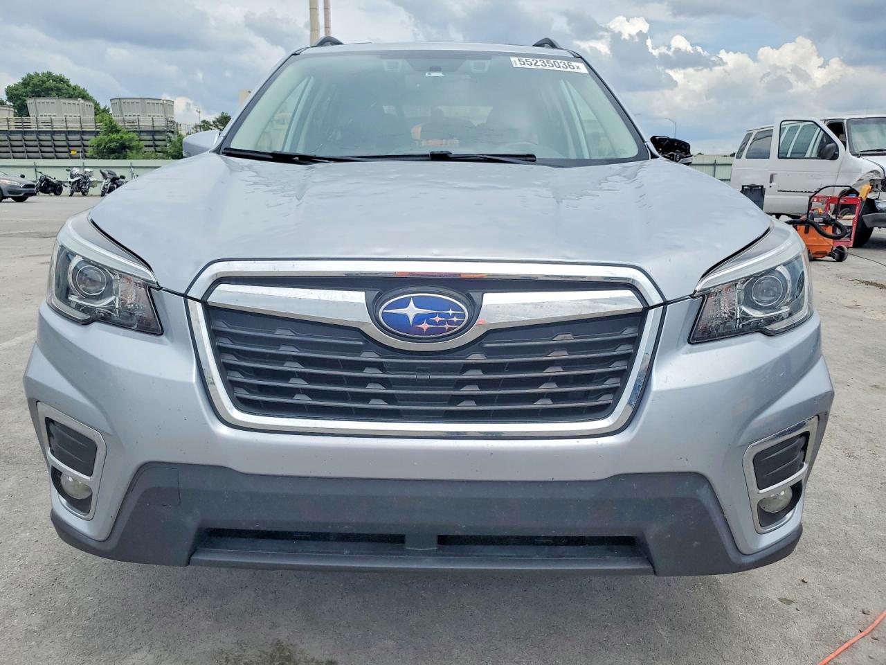 2020 Subaru Forester Limited Silver vin: JF2SKASC2LH562750