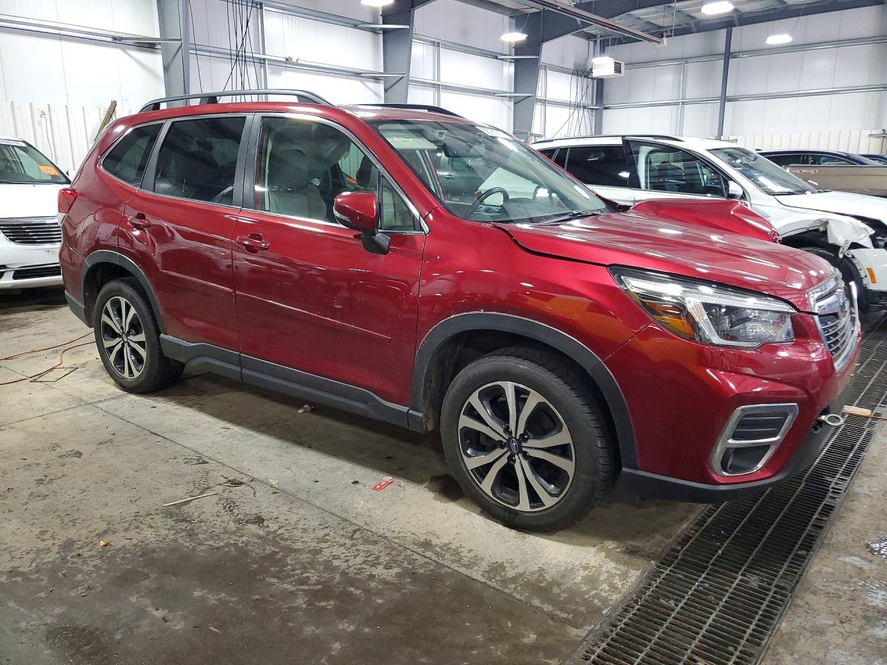 2021 Subaru Forester Limited Красный vin: JF2SKASC2MH535761