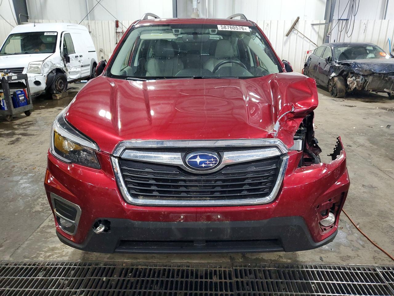 2021 Subaru Forester Limited Красный vin: JF2SKASC2MH535761