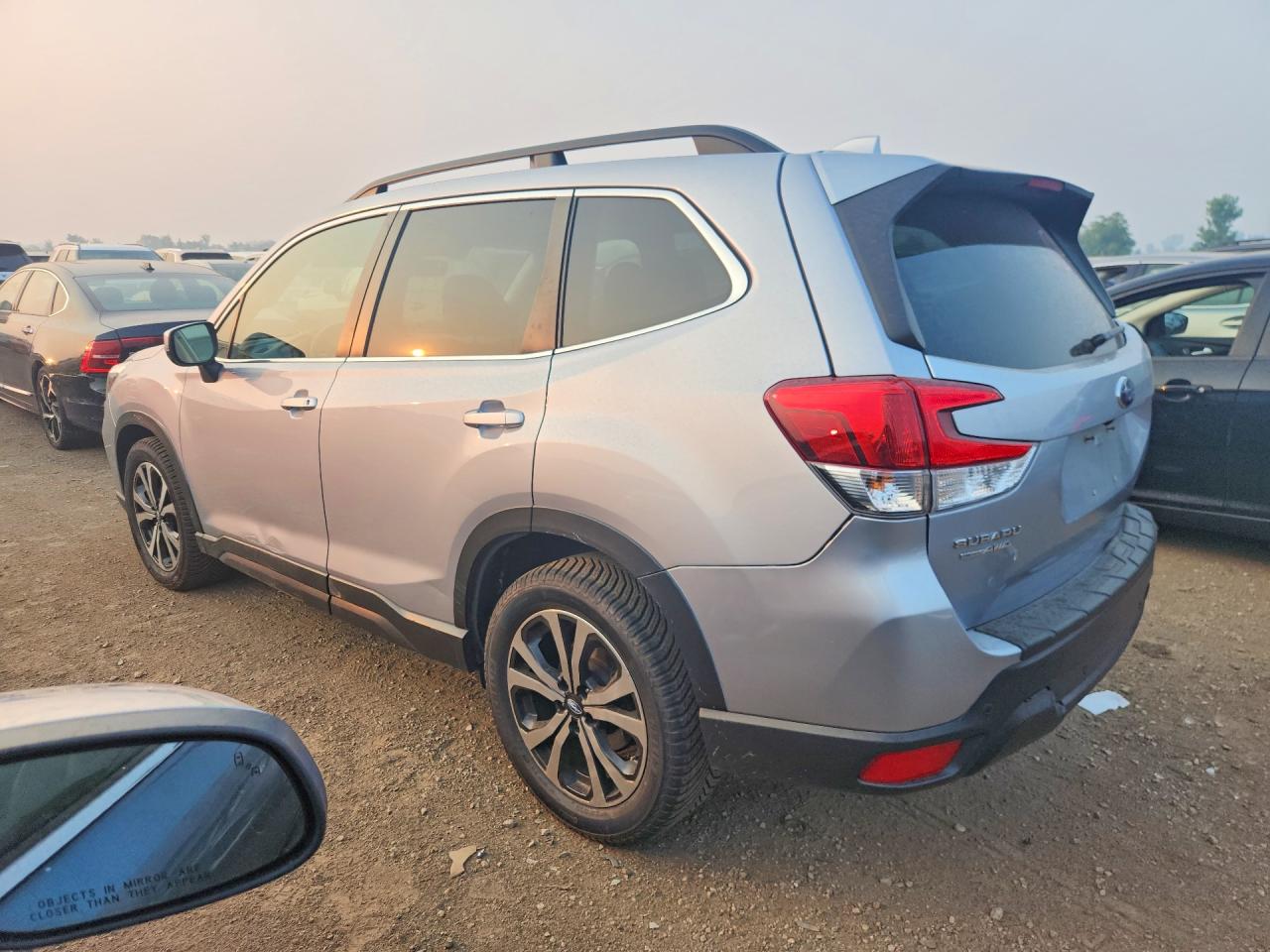 2021 Subaru Forester Limited Серебряный vin: JF2SKAUC0MH477856