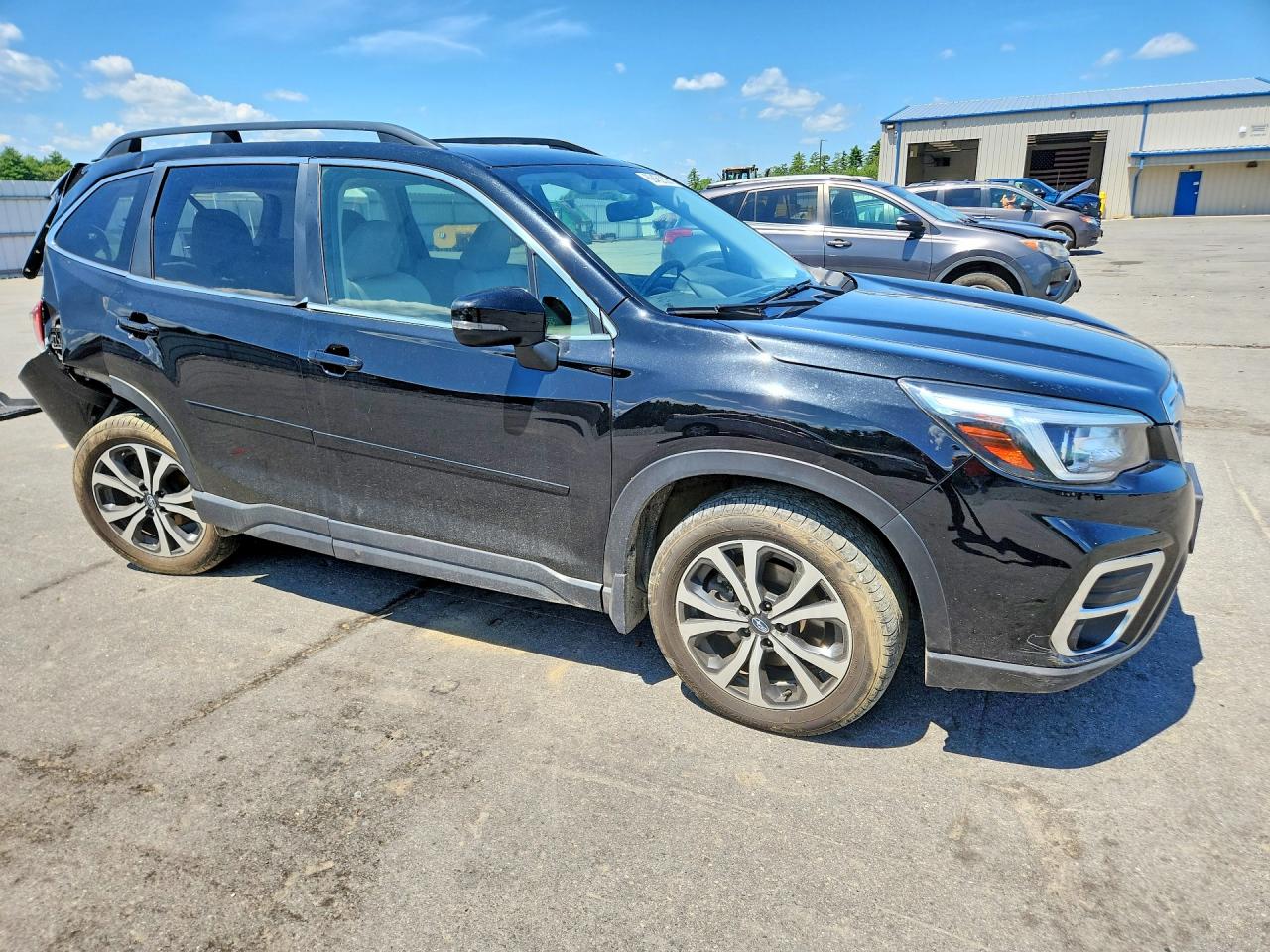 2020 Subaru Forester Limited Черный vin: JF2SKAUC2LH445005