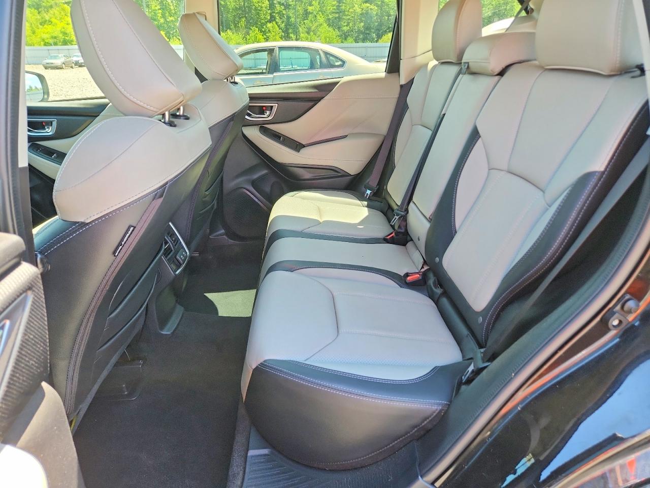 2020 Subaru Forester Limited Черный vin: JF2SKAUC2LH445005