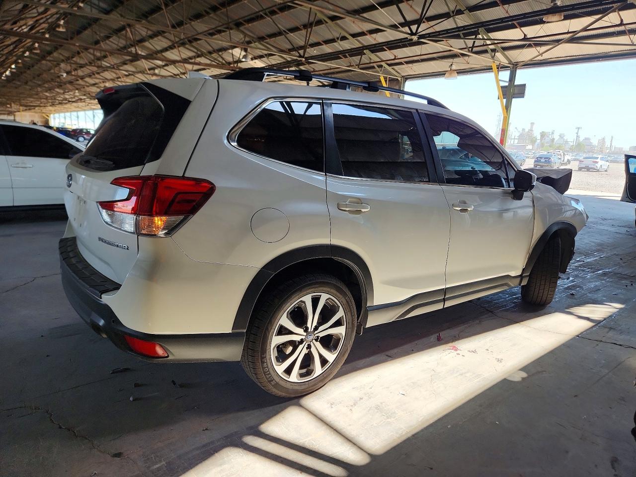 2020 Subaru Forester Limited White vin: JF2SKAUC2LH553642