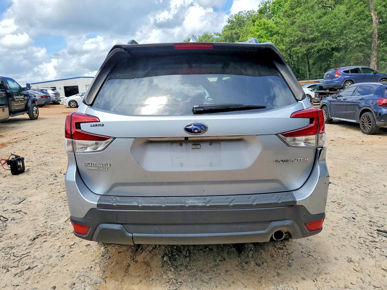 2019 Subaru Forester Limited Silver vin: JF2SKAUC6KH504507