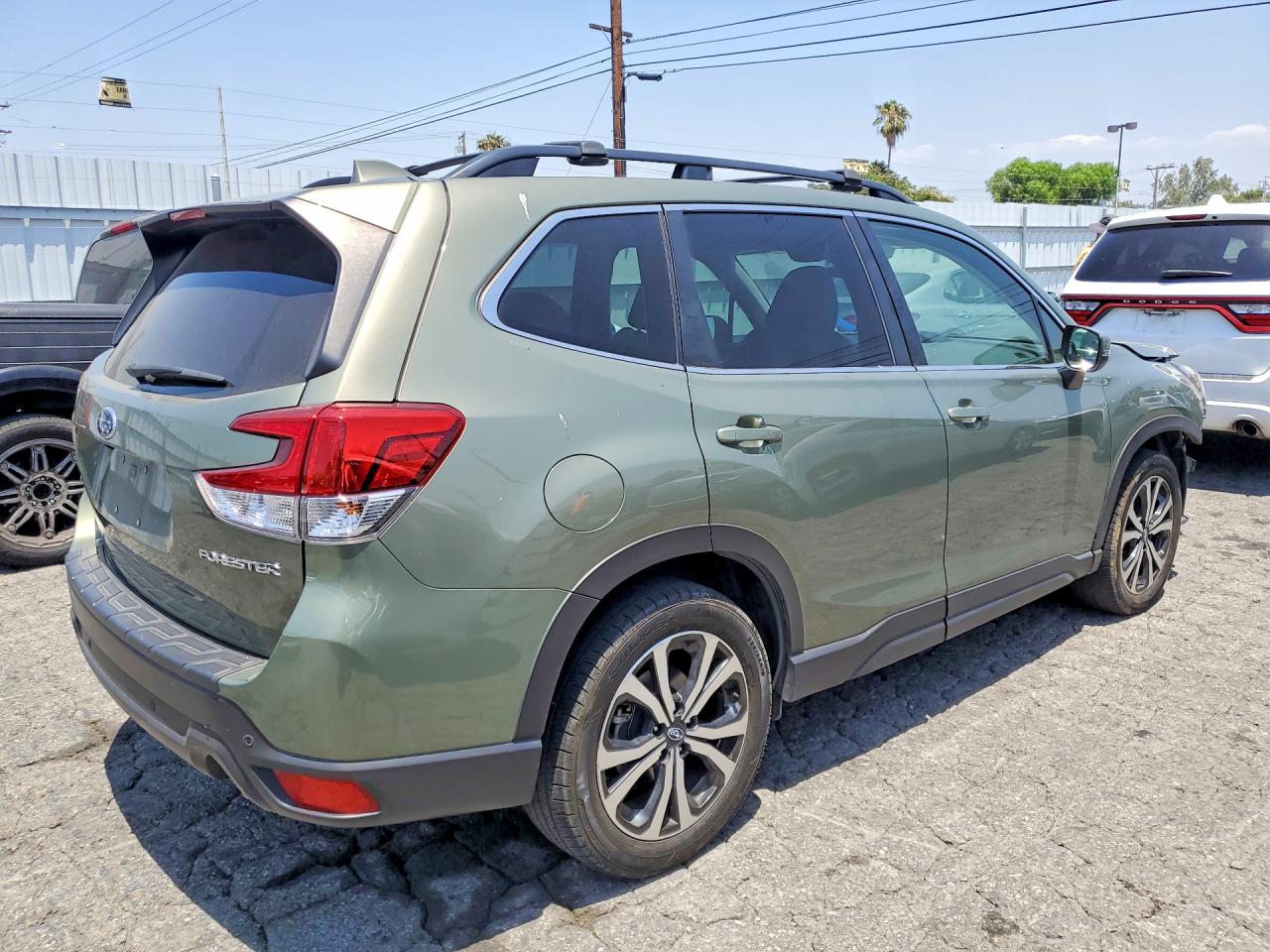 2020 Subaru Forester Limited Green vin: JF2SKAUC6LH423802