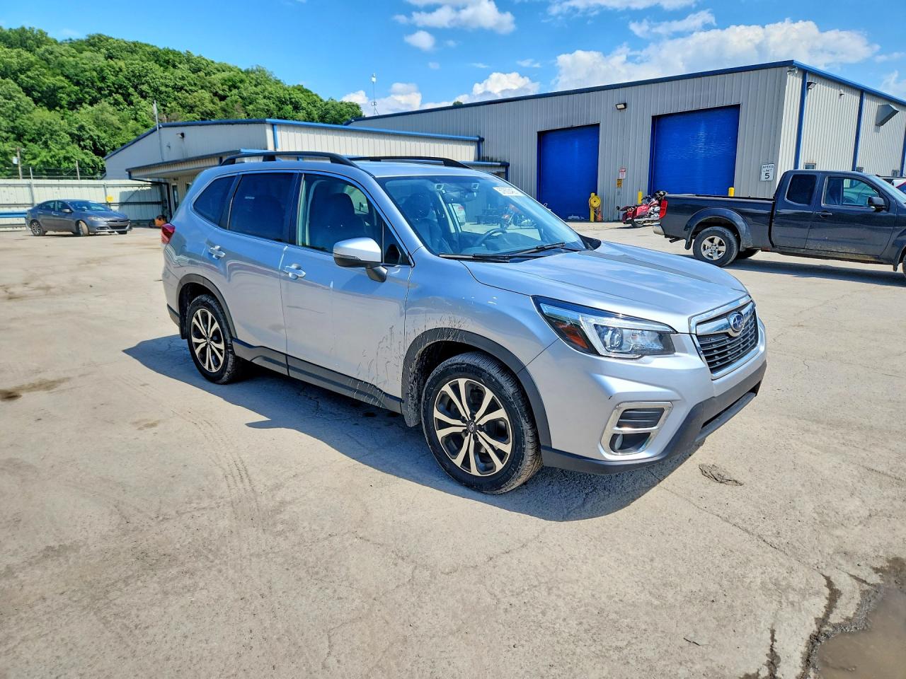 2020 Subaru Forester Limited Silver vin: JF2SKAUC7LH438096
