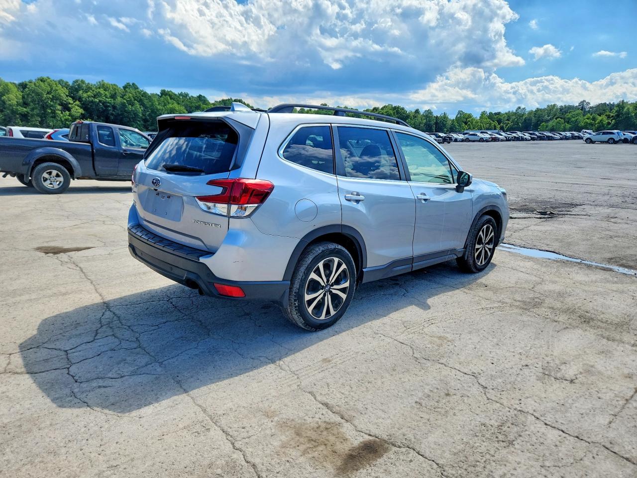 2020 Subaru Forester Limited Silver vin: JF2SKAUC7LH438096
