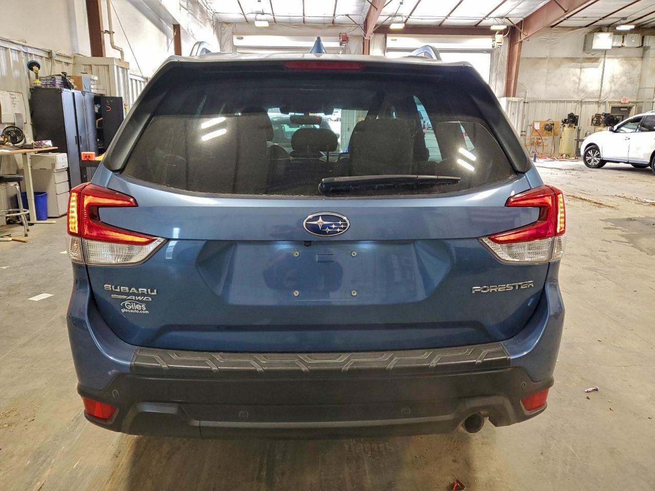 2021 Subaru Forester Limited Синий vin: JF2SKAUC9MH406364