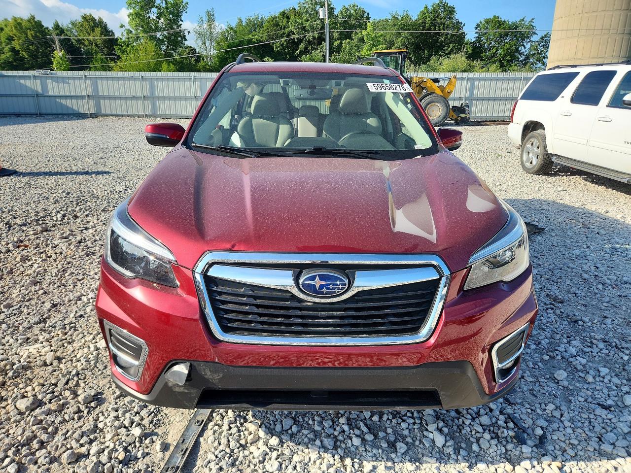2021 Subaru Forester Limited Red vin: JF2SKAUC9MH431832
