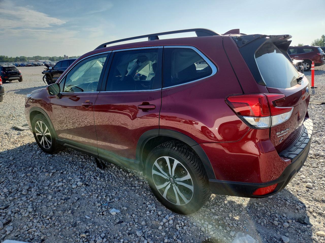 2021 Subaru Forester Limited Red vin: JF2SKAUC9MH431832
