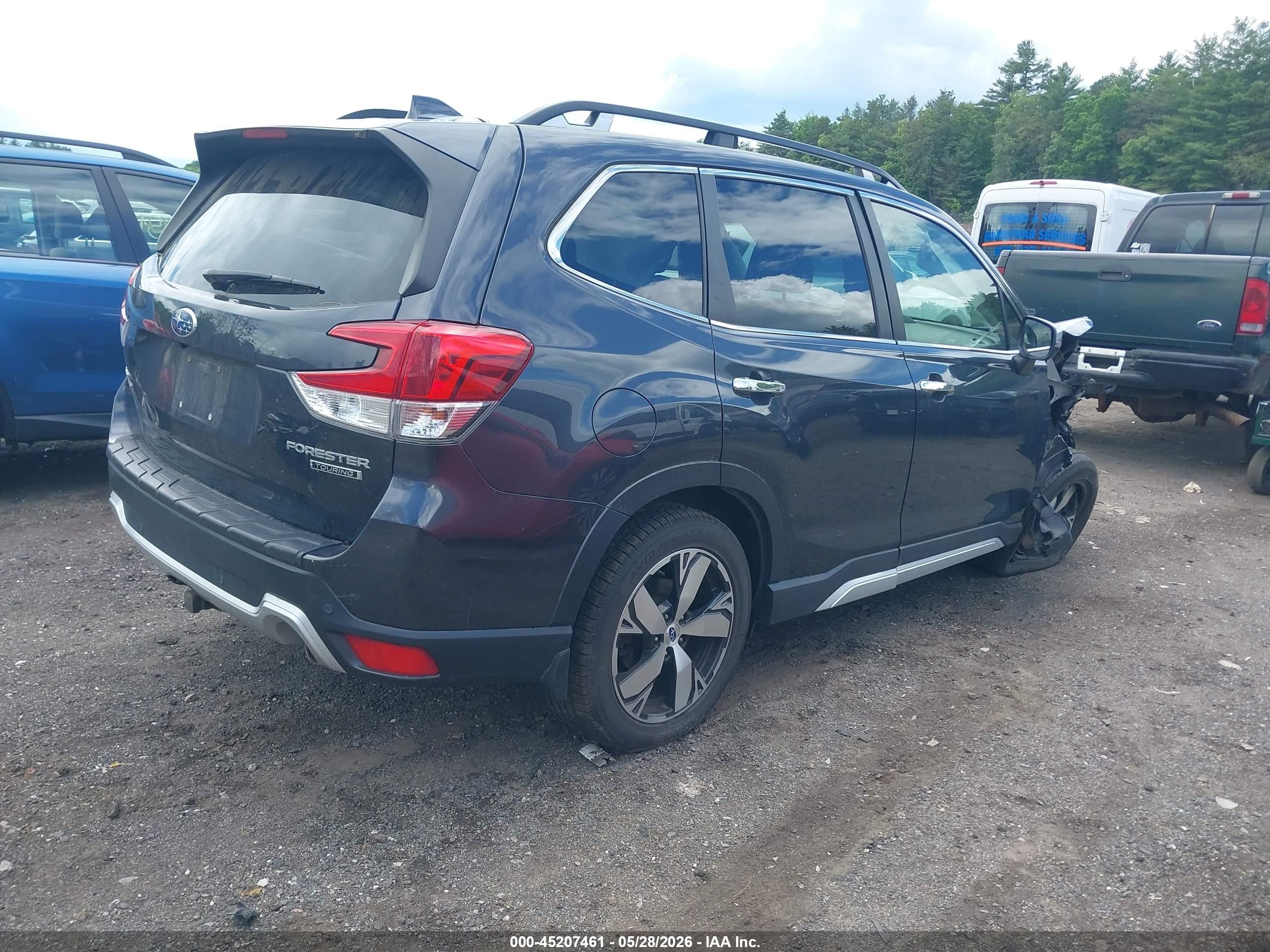 2019 Subaru Forester Touring Black vin: JF2SKAWC0KH562786