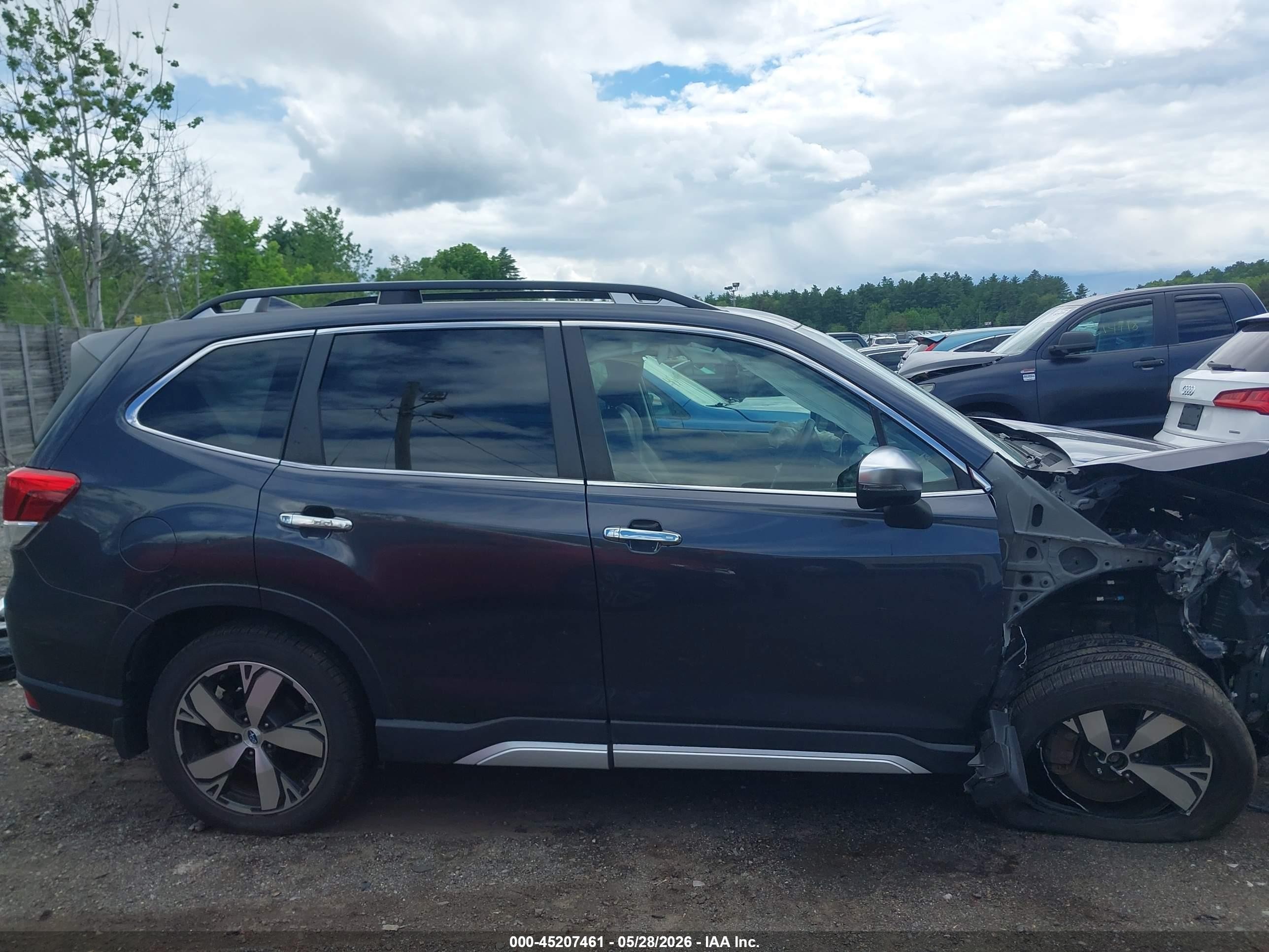 2019 Subaru Forester Touring Black vin: JF2SKAWC0KH562786