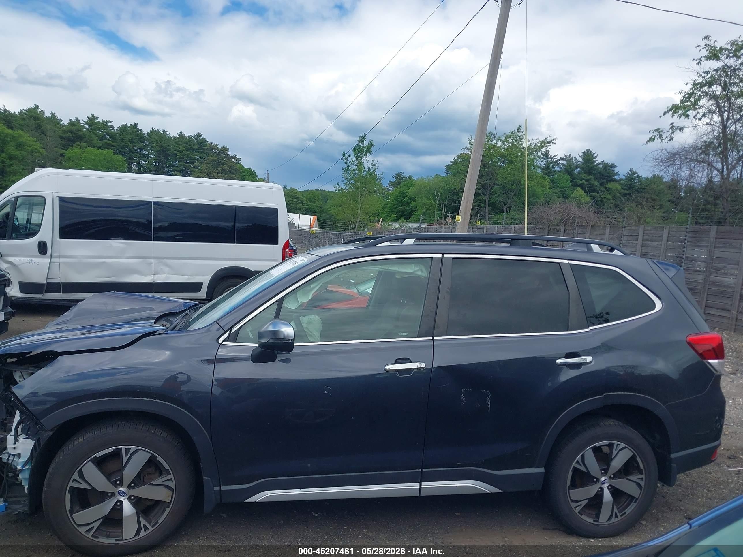2019 Subaru Forester Touring Black vin: JF2SKAWC0KH562786