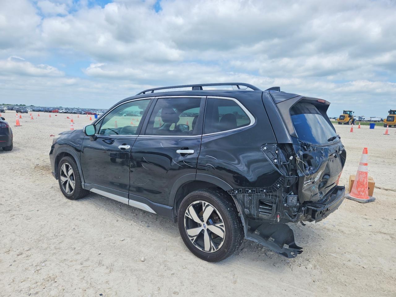 2019 Subaru Forester Touring Black vin: JF2SKAWC4KH502817