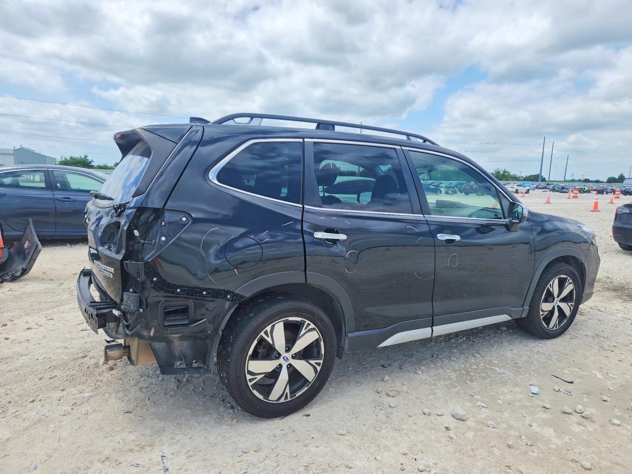 2019 Subaru Forester Touring Black vin: JF2SKAWC4KH502817