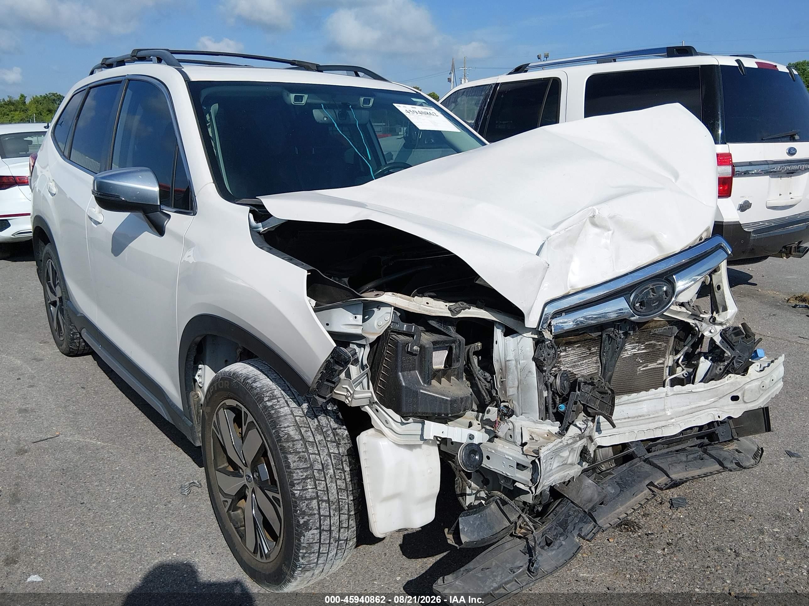 2021 Subaru Forester Touring White vin: JF2SKAXC2MH459984