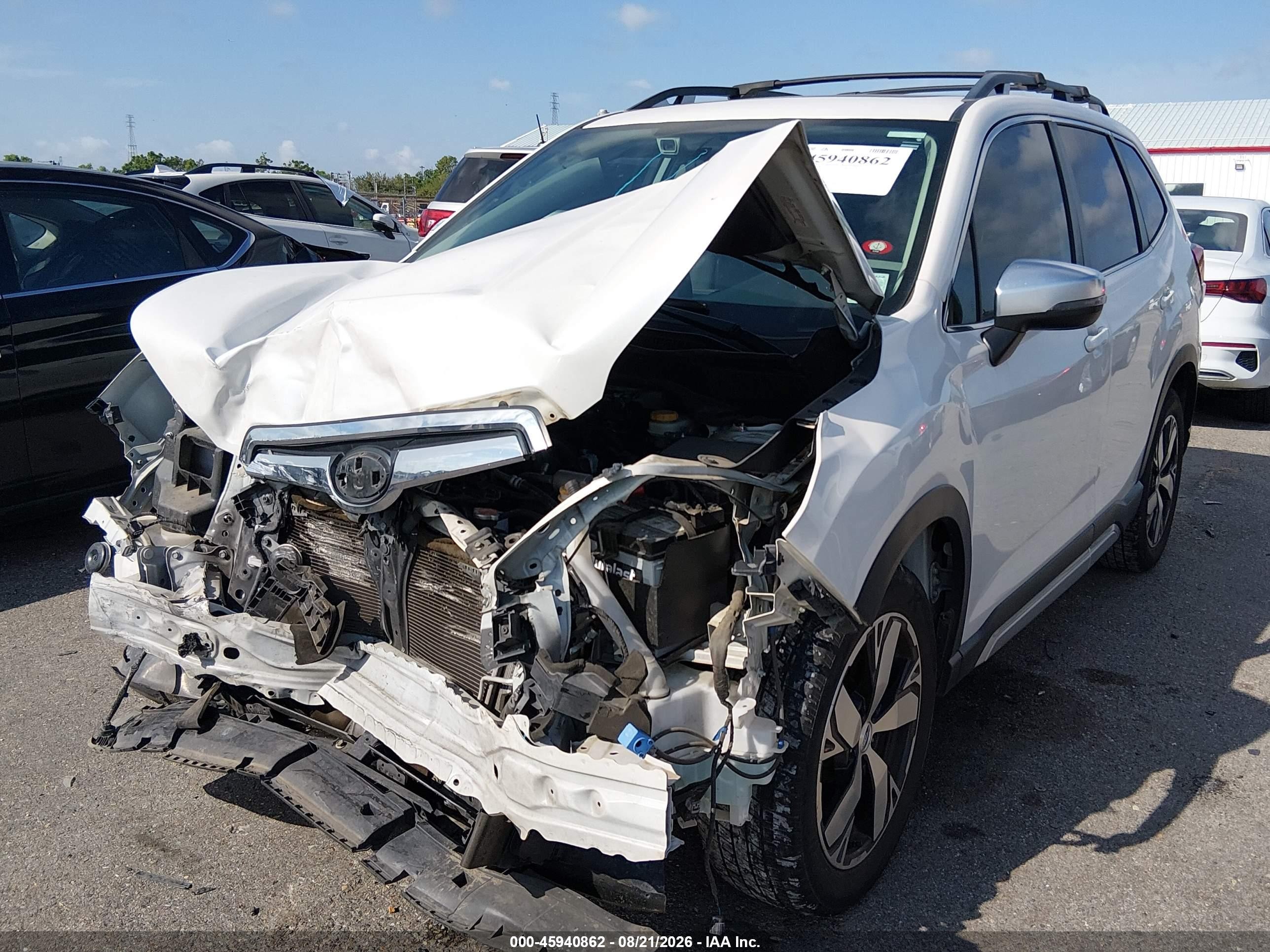 2021 Subaru Forester Touring White vin: JF2SKAXC2MH459984