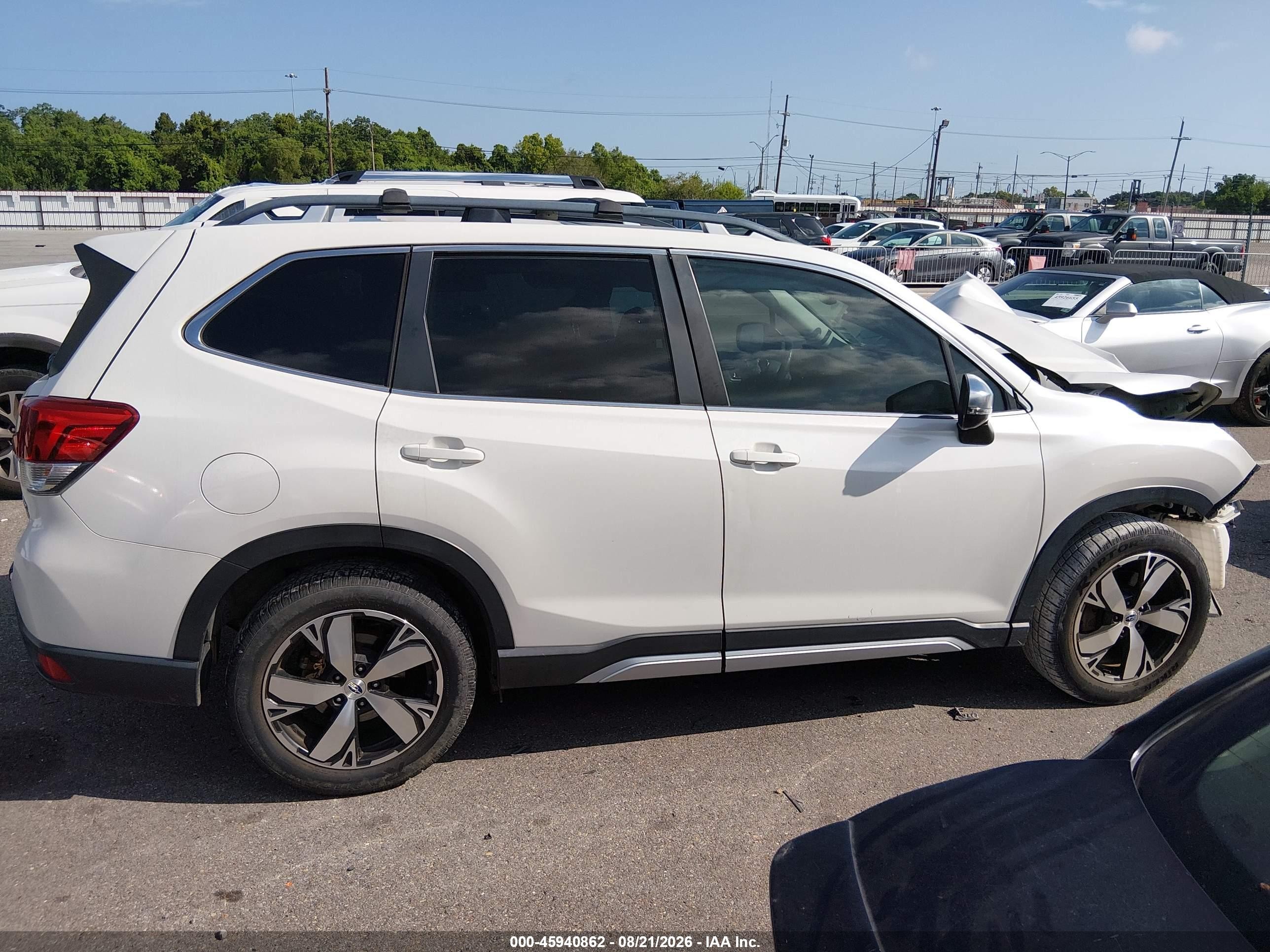2021 Subaru Forester Touring White vin: JF2SKAXC2MH459984
