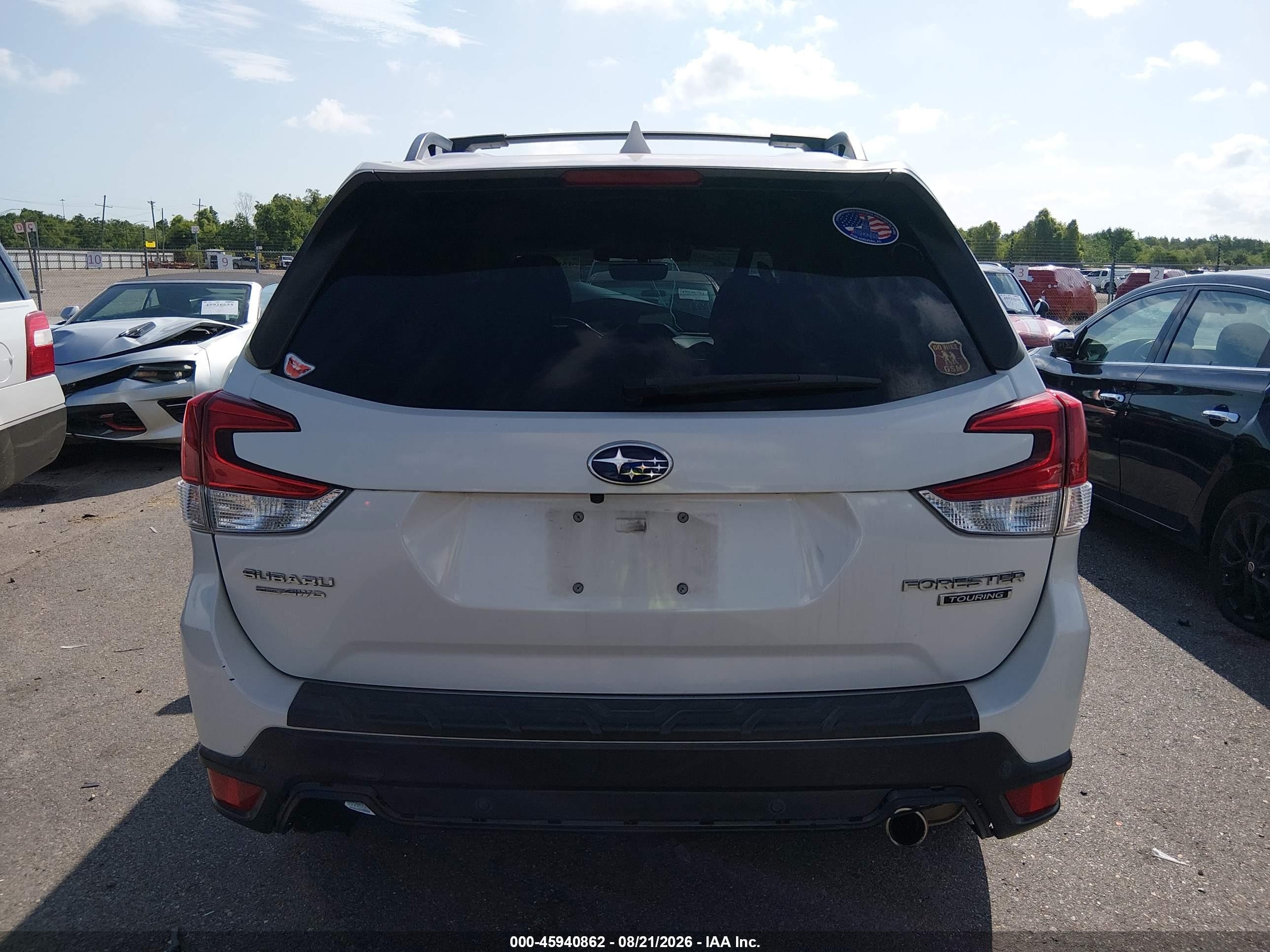 2021 Subaru Forester Touring White vin: JF2SKAXC2MH459984