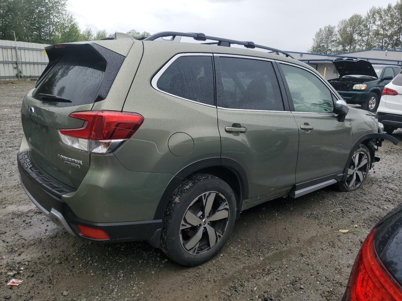 2021 Subaru Forester Touring Зеленый vin: JF2SKAXC6MH593185