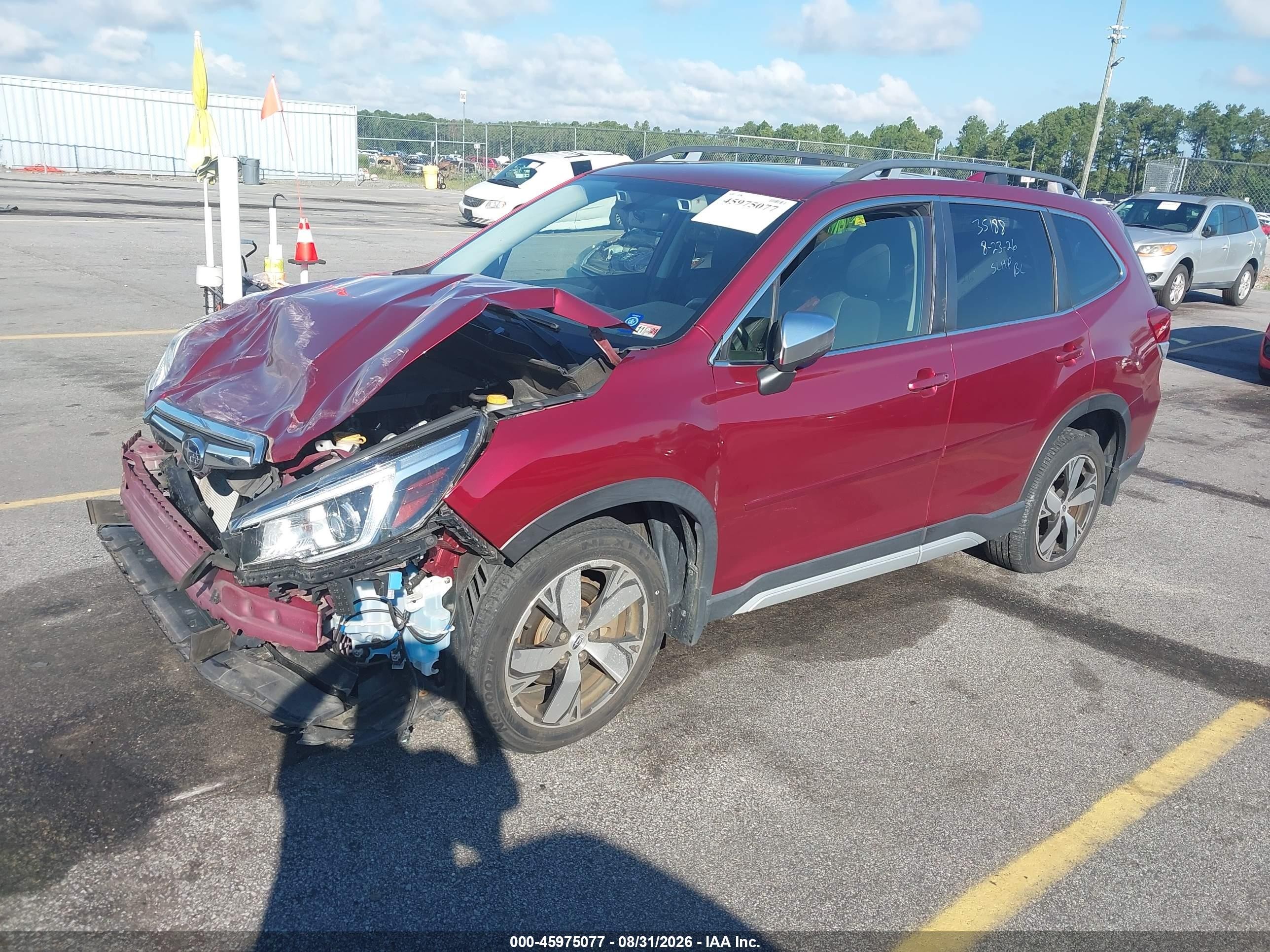 2020 Subaru Forester Touring Burgundy vin: JF2SKAXCXLH406982