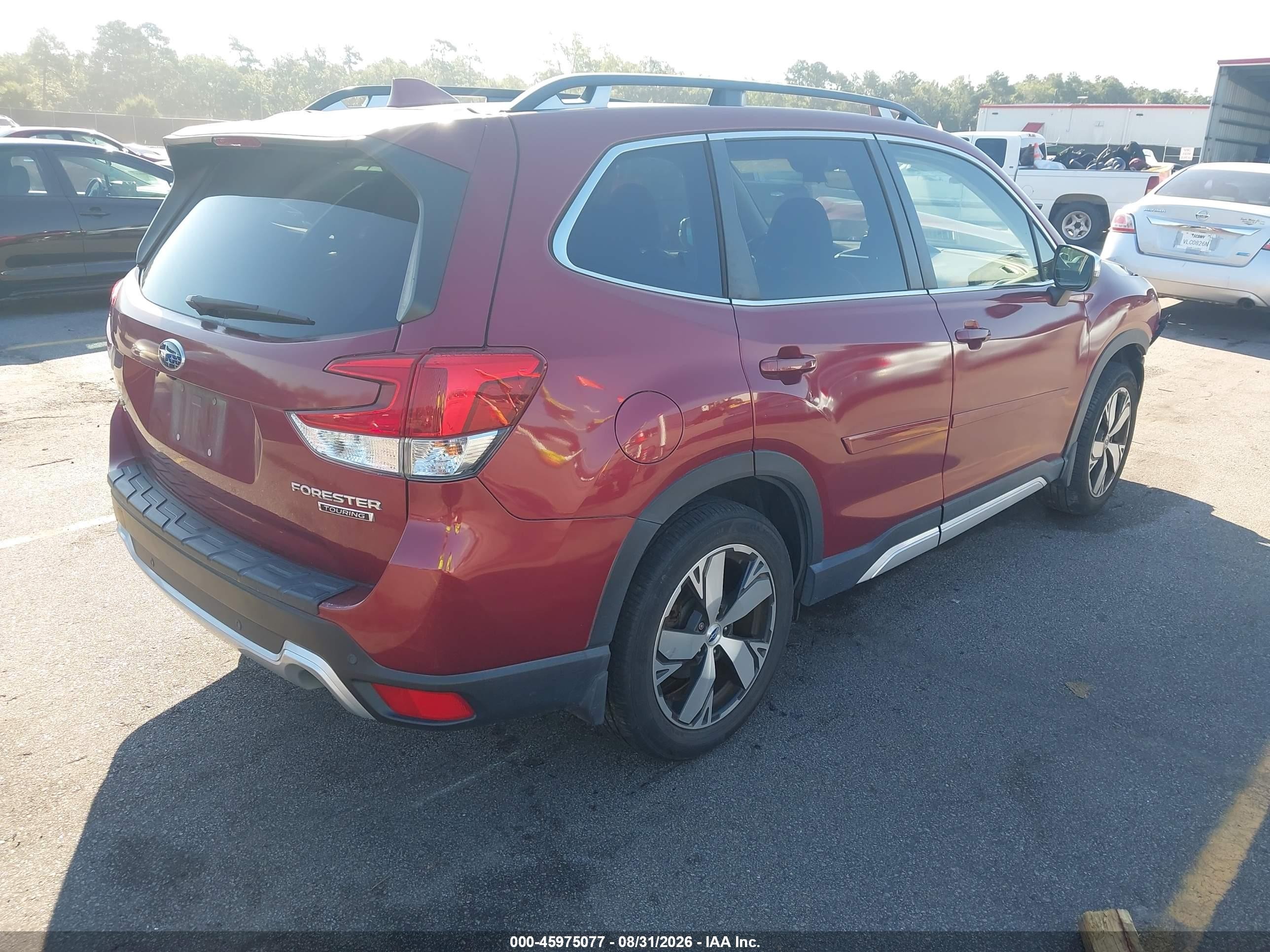 2020 Subaru Forester Touring Burgundy vin: JF2SKAXCXLH406982