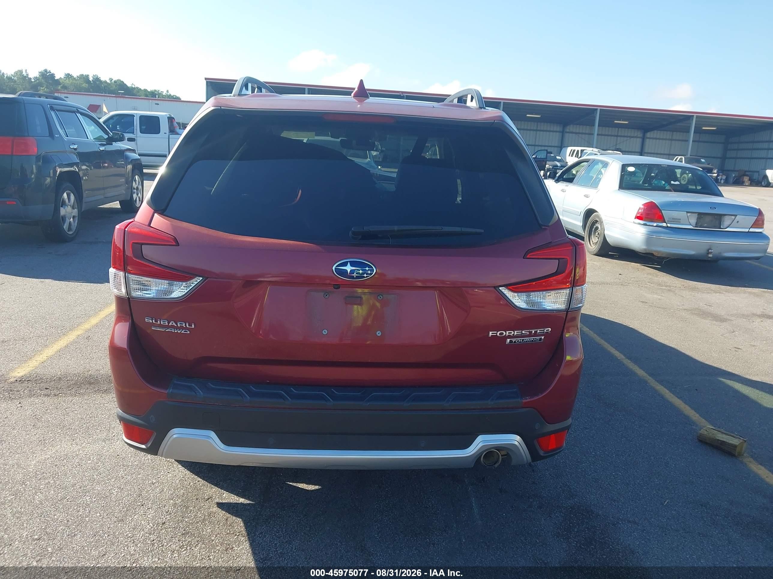 2020 Subaru Forester Touring Burgundy vin: JF2SKAXCXLH406982