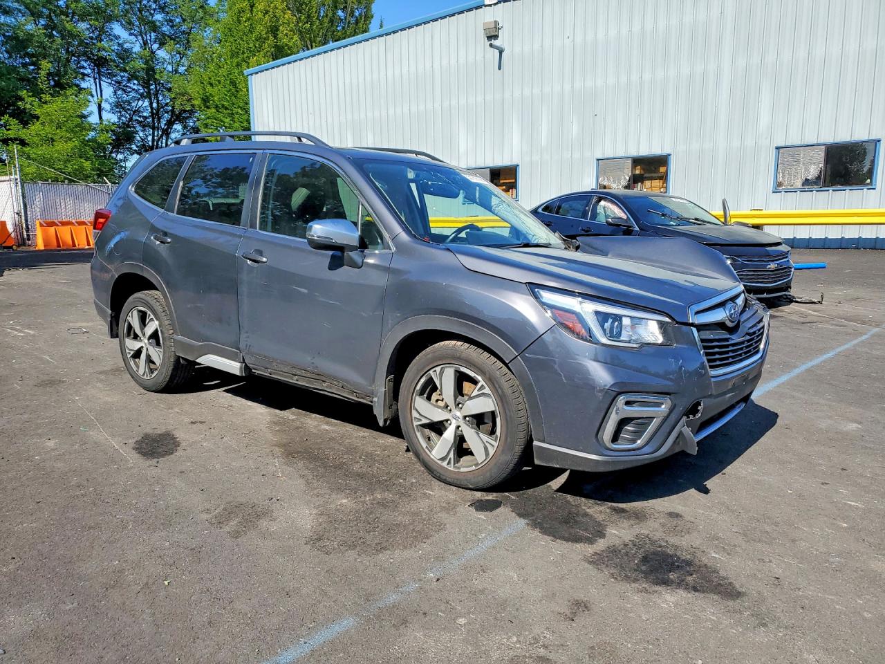 2020 Subaru Forester Touring Gray vin: JF2SKAXCXLH566263