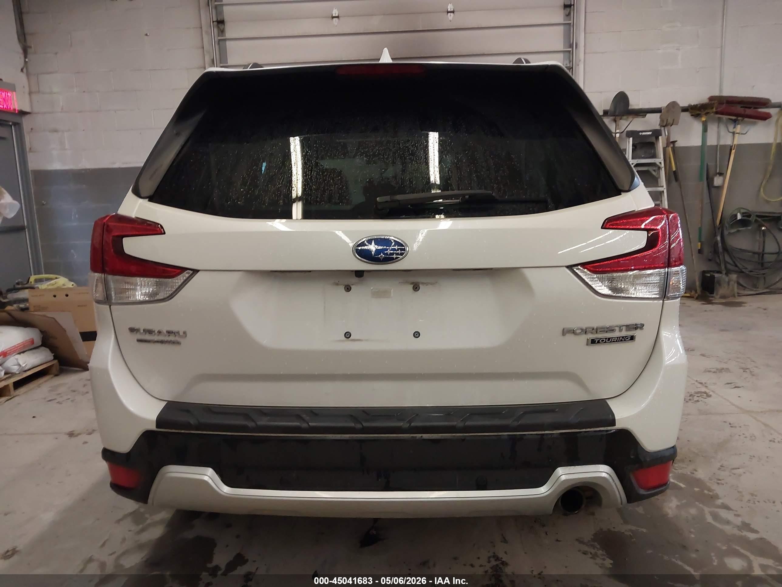 2020 Subaru Forester Touring White vin: JF2SKAXCXLH583399
