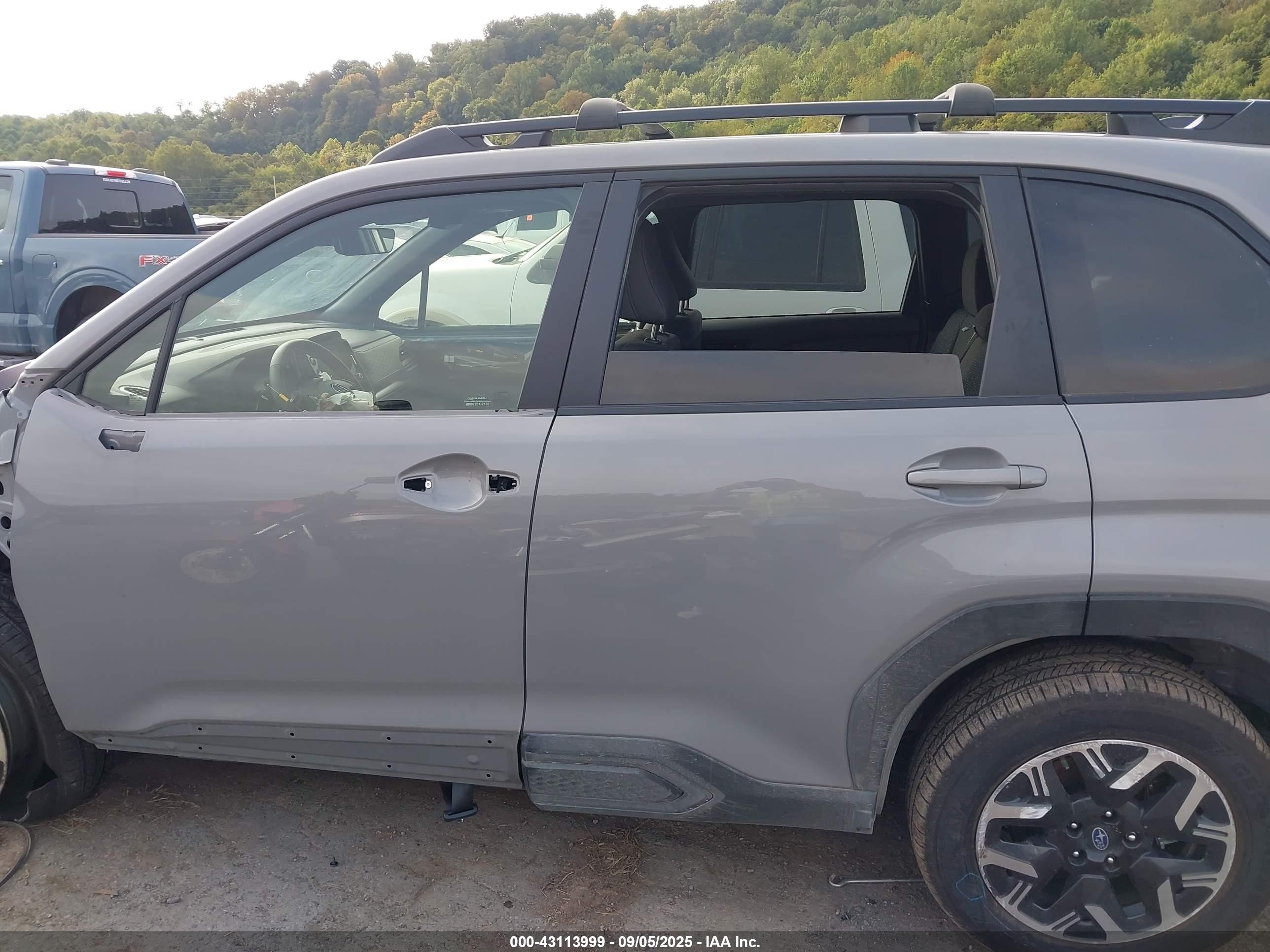 2025 Subaru Forester Premium Gray vin: JF2SLDBC3SH469586