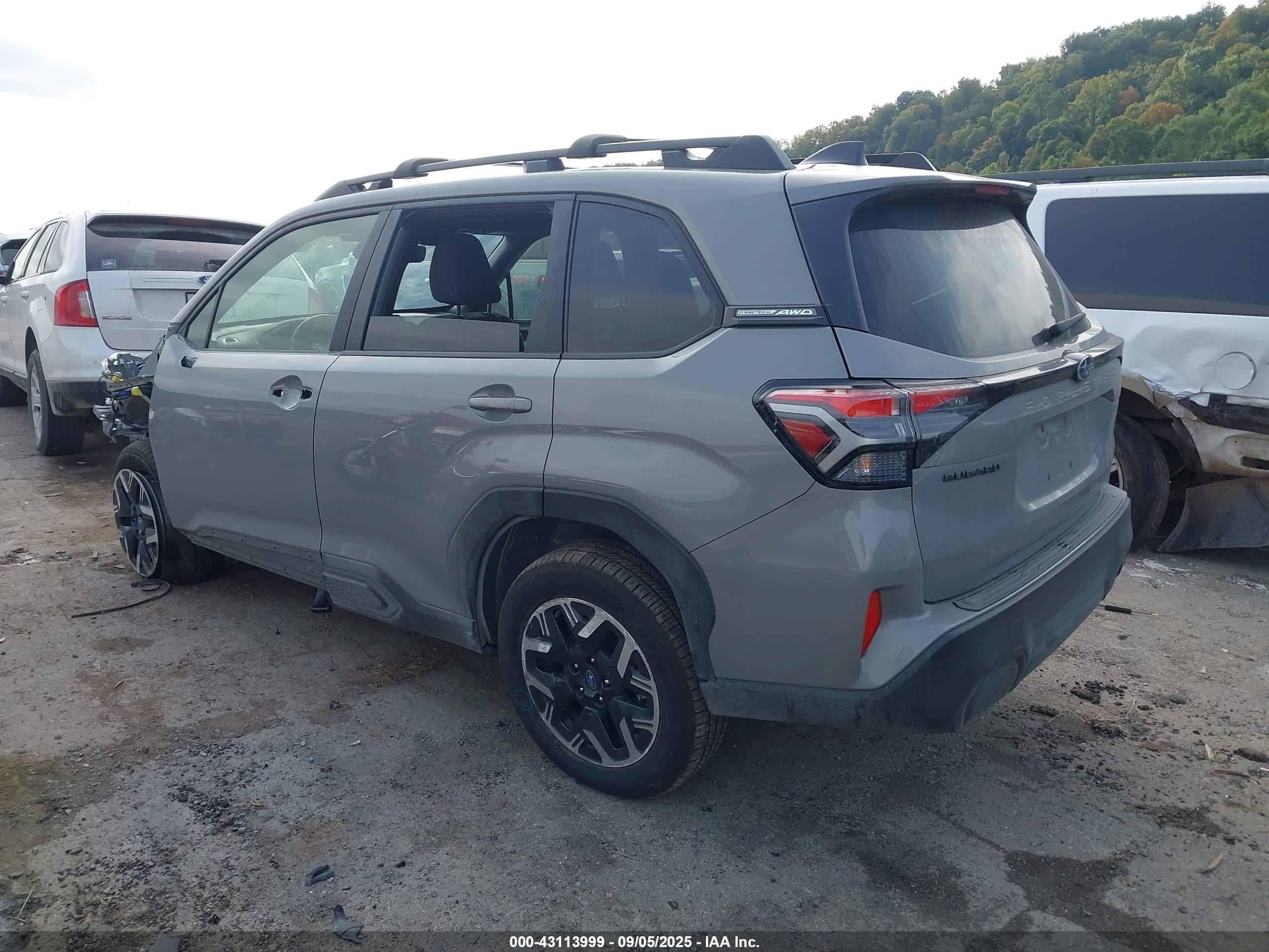 2025 Subaru Forester Premium Gray vin: JF2SLDBC3SH469586