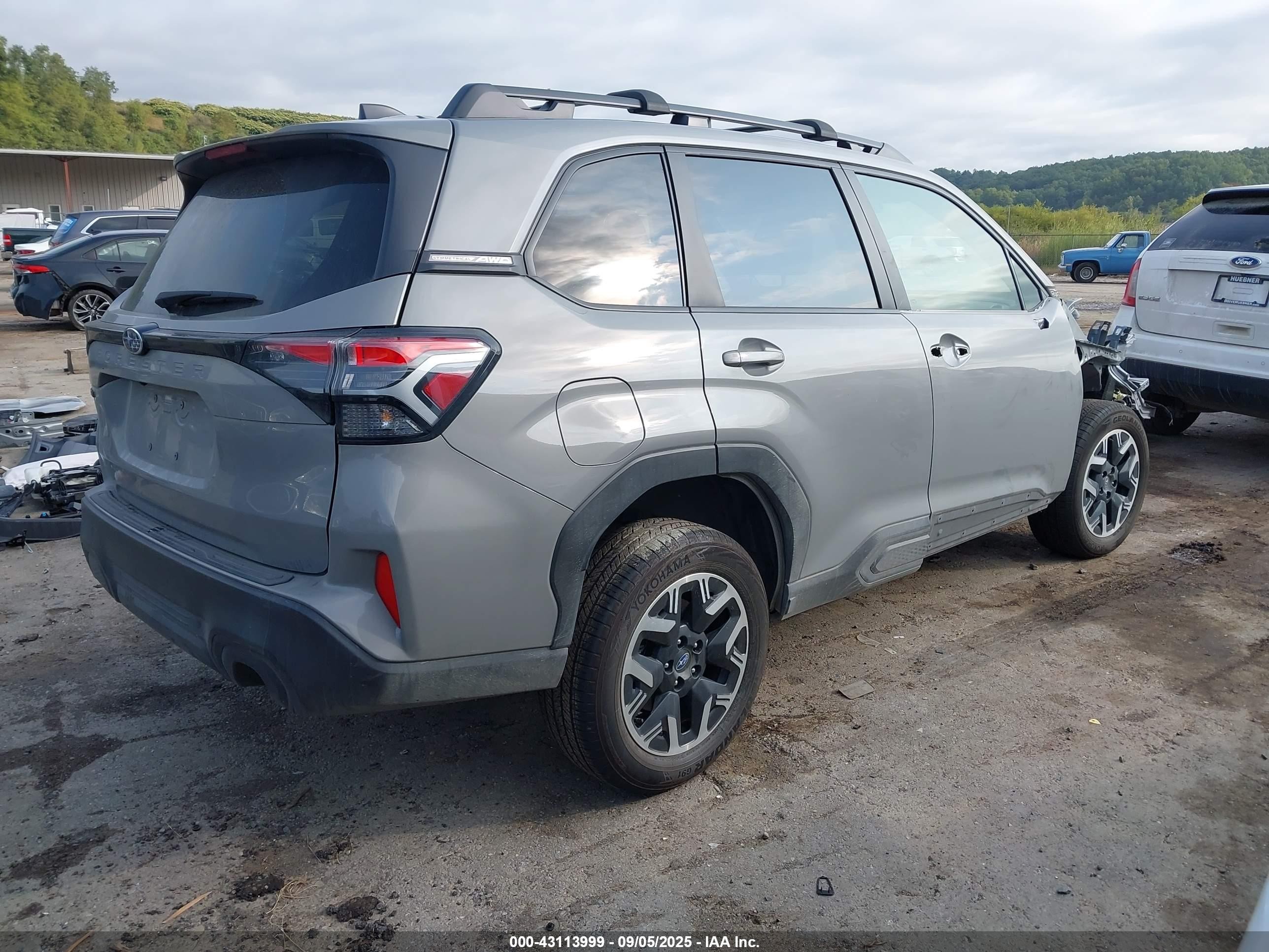 2025 Subaru Forester Premium Gray vin: JF2SLDBC3SH469586
