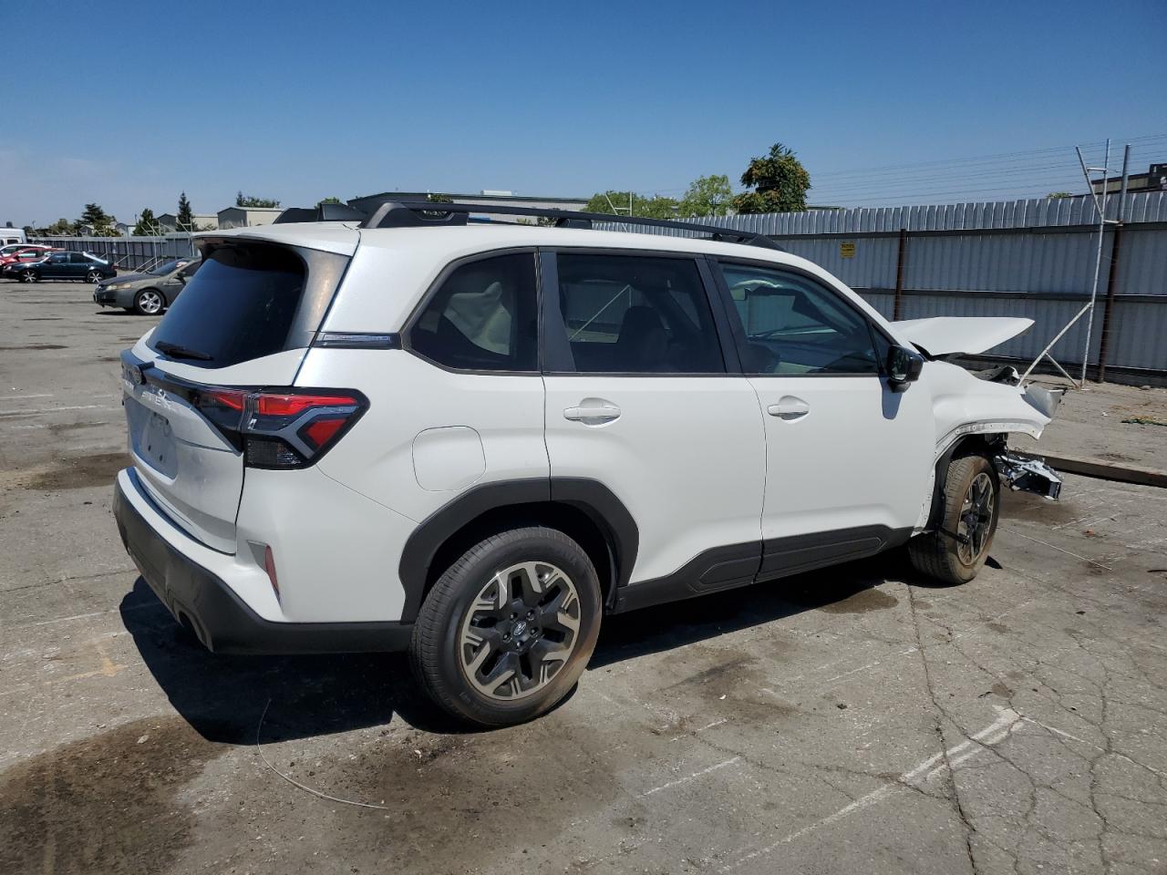 2025 Subaru Forester Premium White vin: JF2SLDDC1SH502999