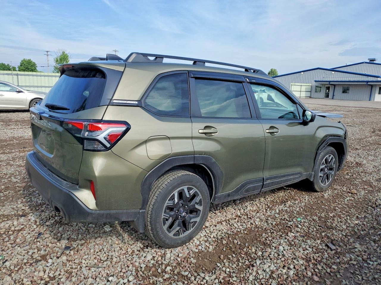 2025 Subaru Forester Premium Green vin: JF2SLDDC4SH555809