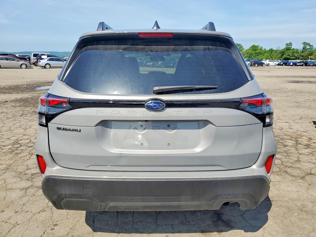 2025 Subaru Forester Premium Silver vin: JF2SLDDC5SH548478