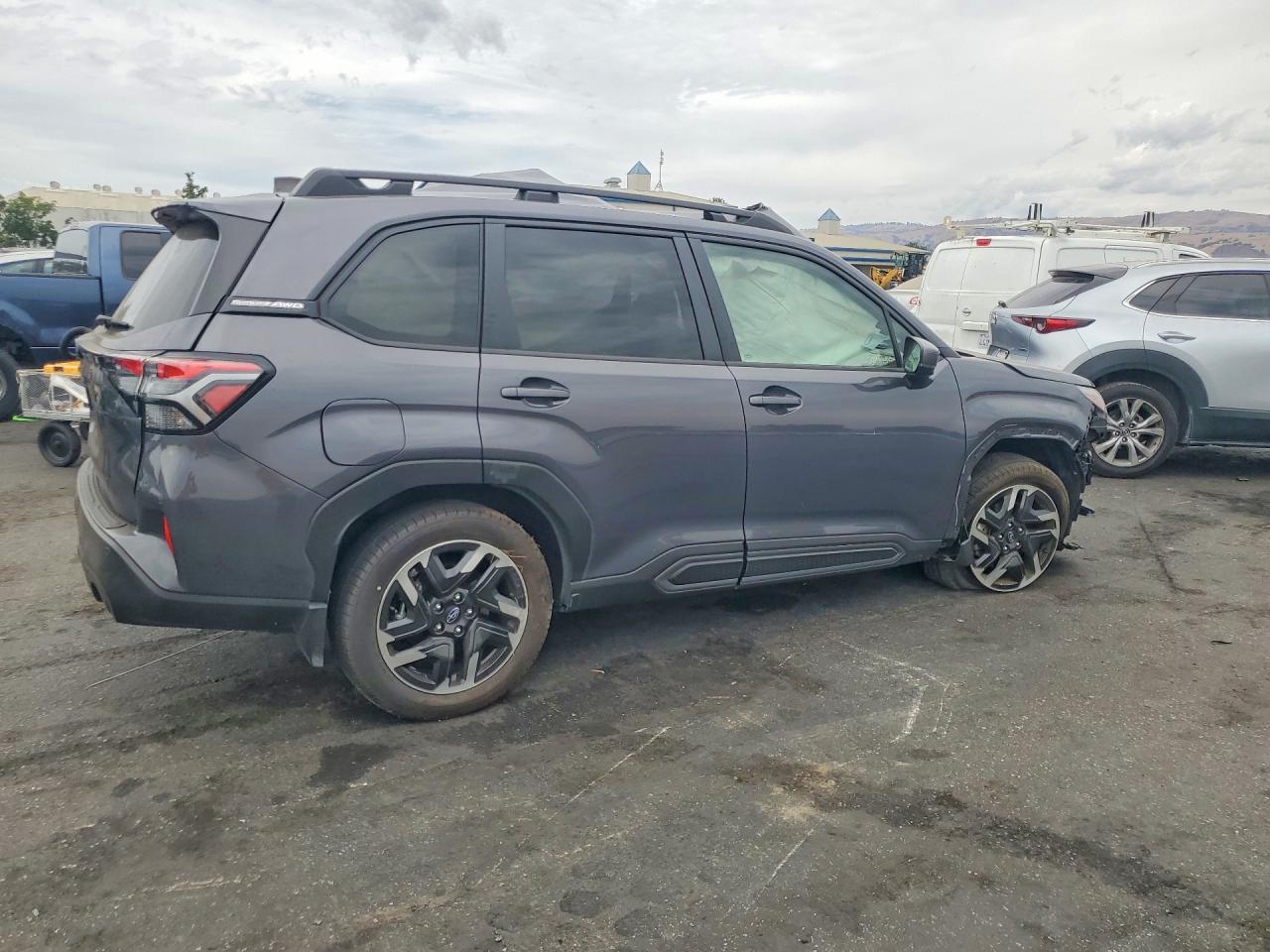 2025 Subaru Forester Limited Charcoal vin: JF2SLDRC9SH529182