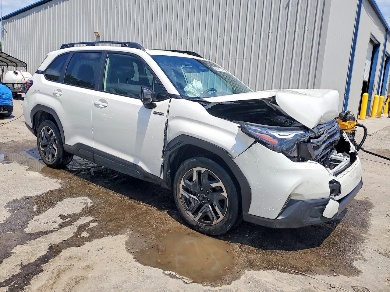 2025 Subaru Forester Premium White vin: JF2SLSED1SH415289