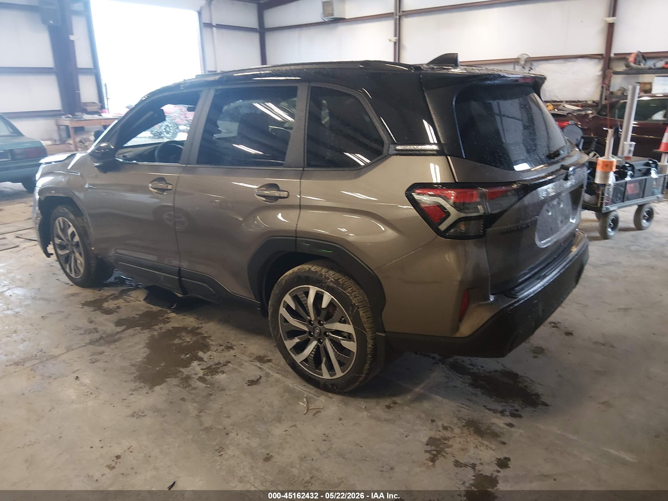 2025 Subaru Forester Touring Hybrid Tan vin: JF2SLSTD3SH421792