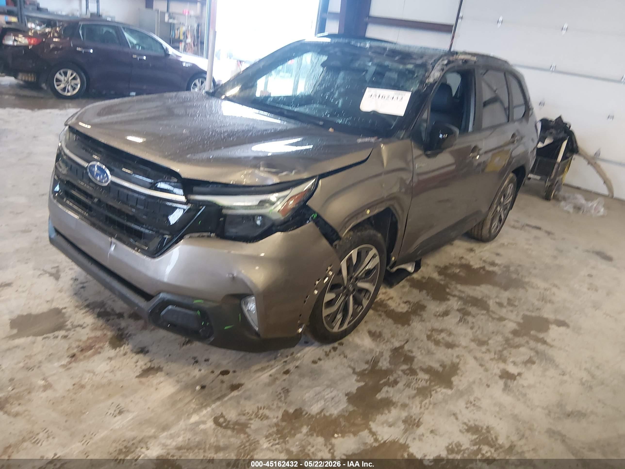 2025 Subaru Forester Touring Hybrid Tan vin: JF2SLSTD3SH421792