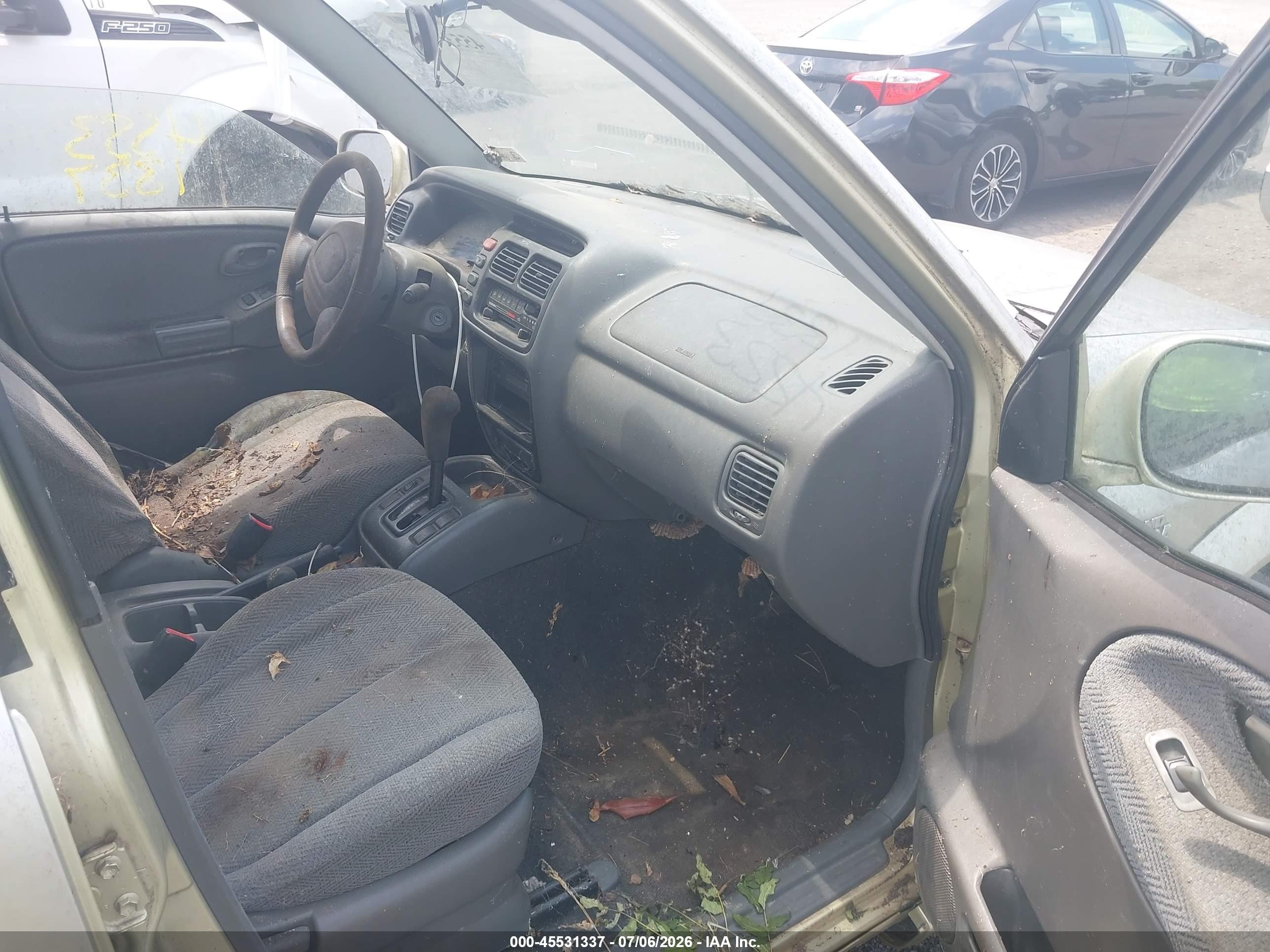 2000 Suzuki Vitara   Champagne vin: JF3TD62V0Y4122120