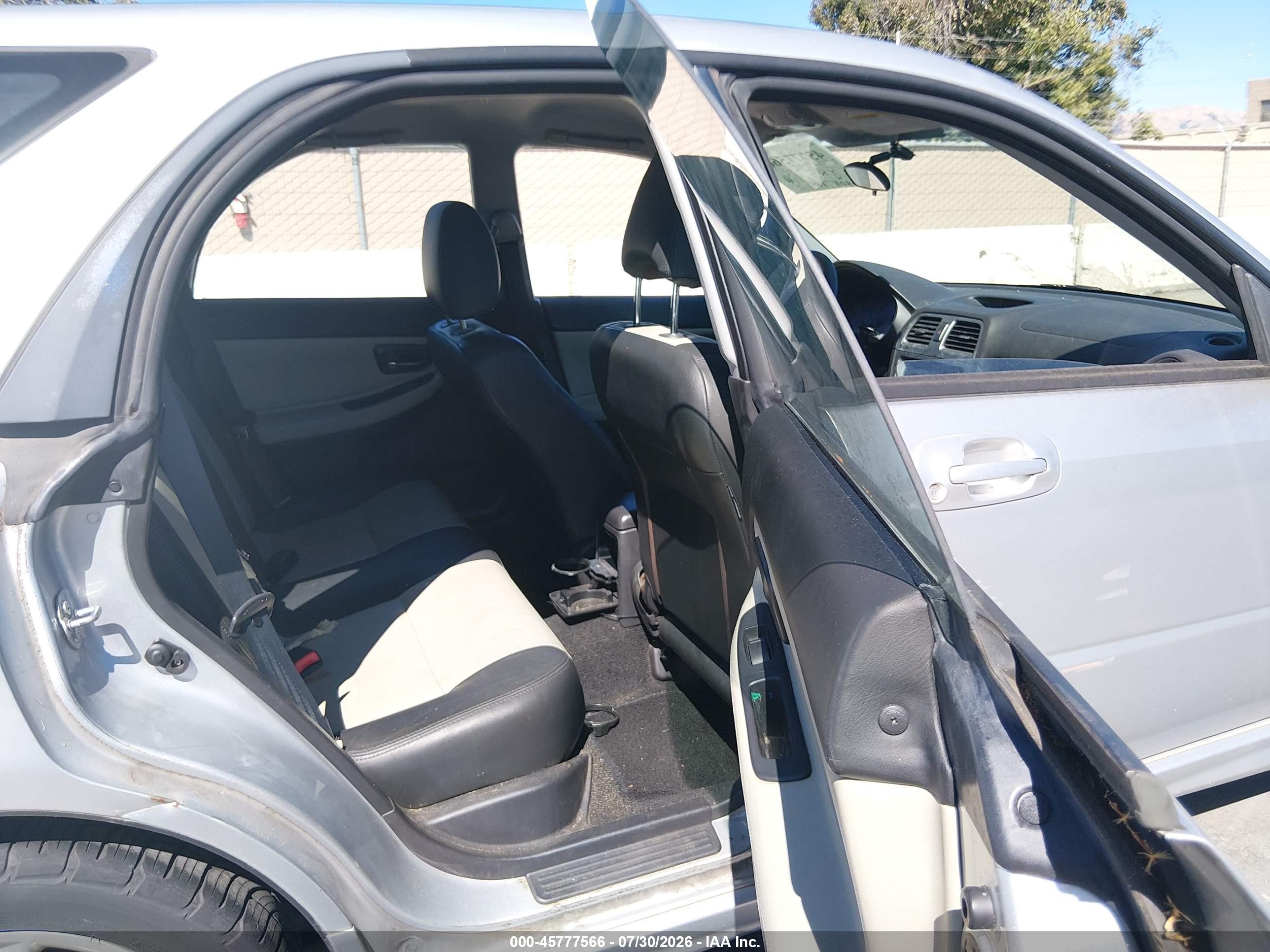 2005 Saab 9-2x Linear Серебряный vin: JF4GG61665H055361