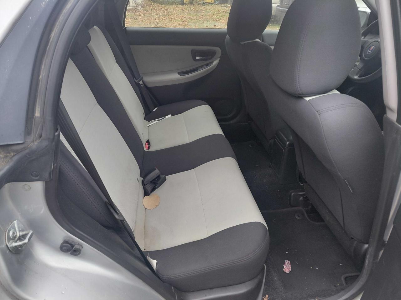 2005 Saab 9-2 Linear Silver vin: JF4GG61675H057703